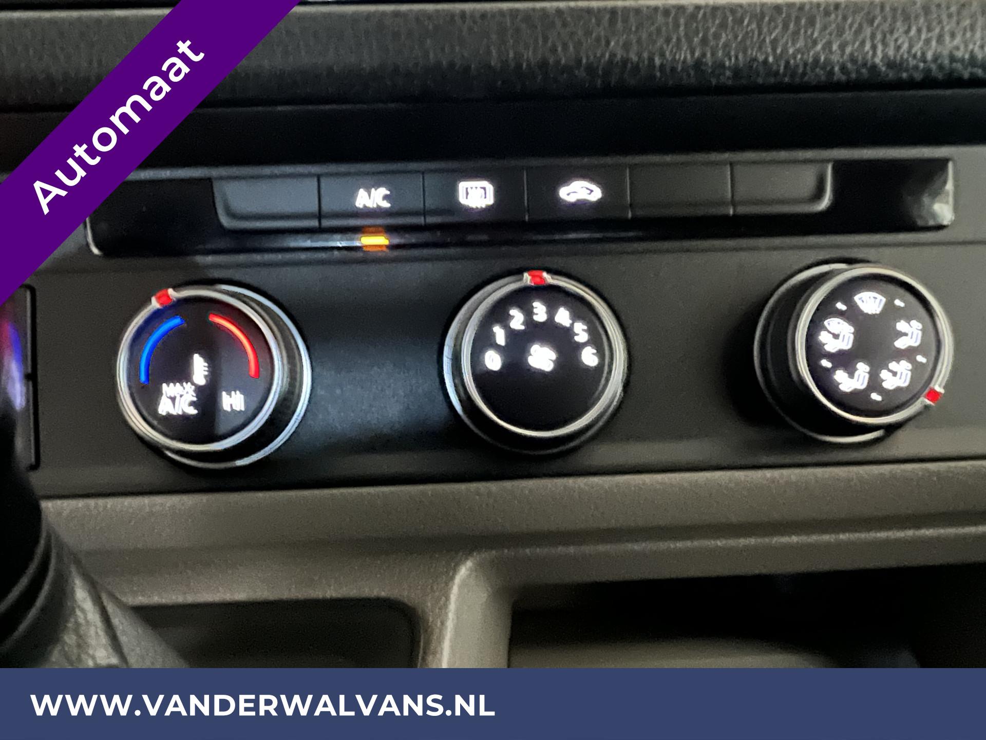 Foto 7 van Volkswagen Crafter 2.0 TDI 140pk DSG Automaat L3H3 L2H2 Euro6 Airco | Camera