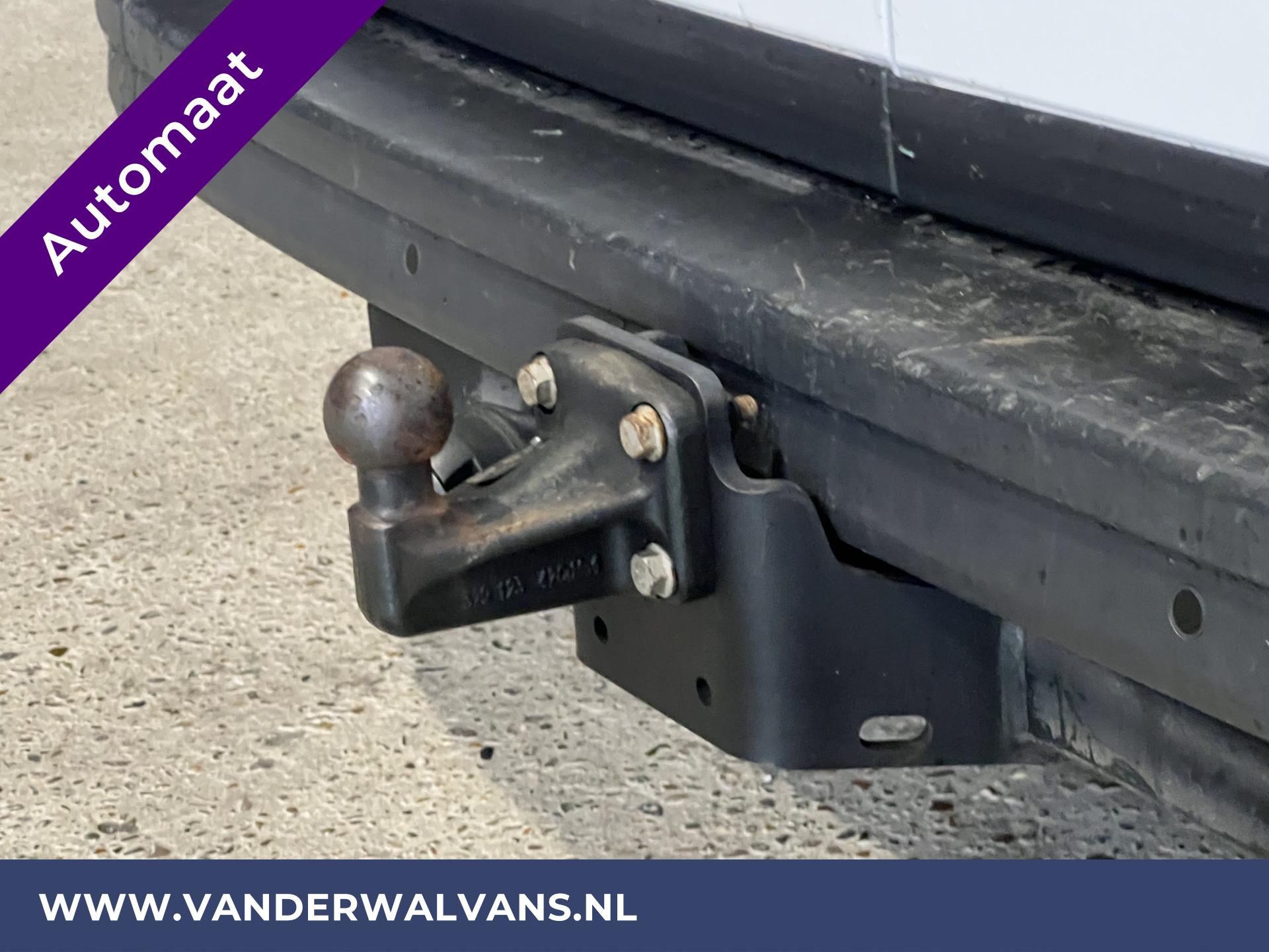 Foto 9 van Volkswagen Crafter 2.0 TDI 140pk DSG Automaat L3H3 L2H2 Euro6 Airco | Camera
