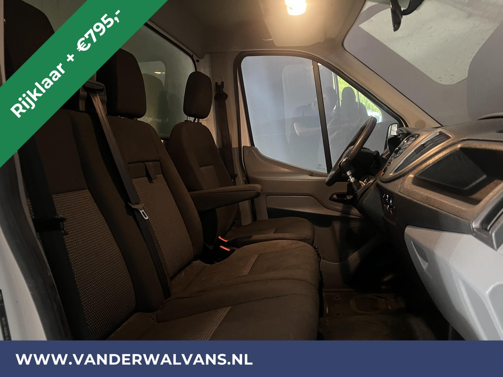 Foto 6 van Ford Transit 2.0 TDCI 130pk Bakwagen + achterdeuren; Trekhaak 2800kg *RIJKLAAR* | Airco |