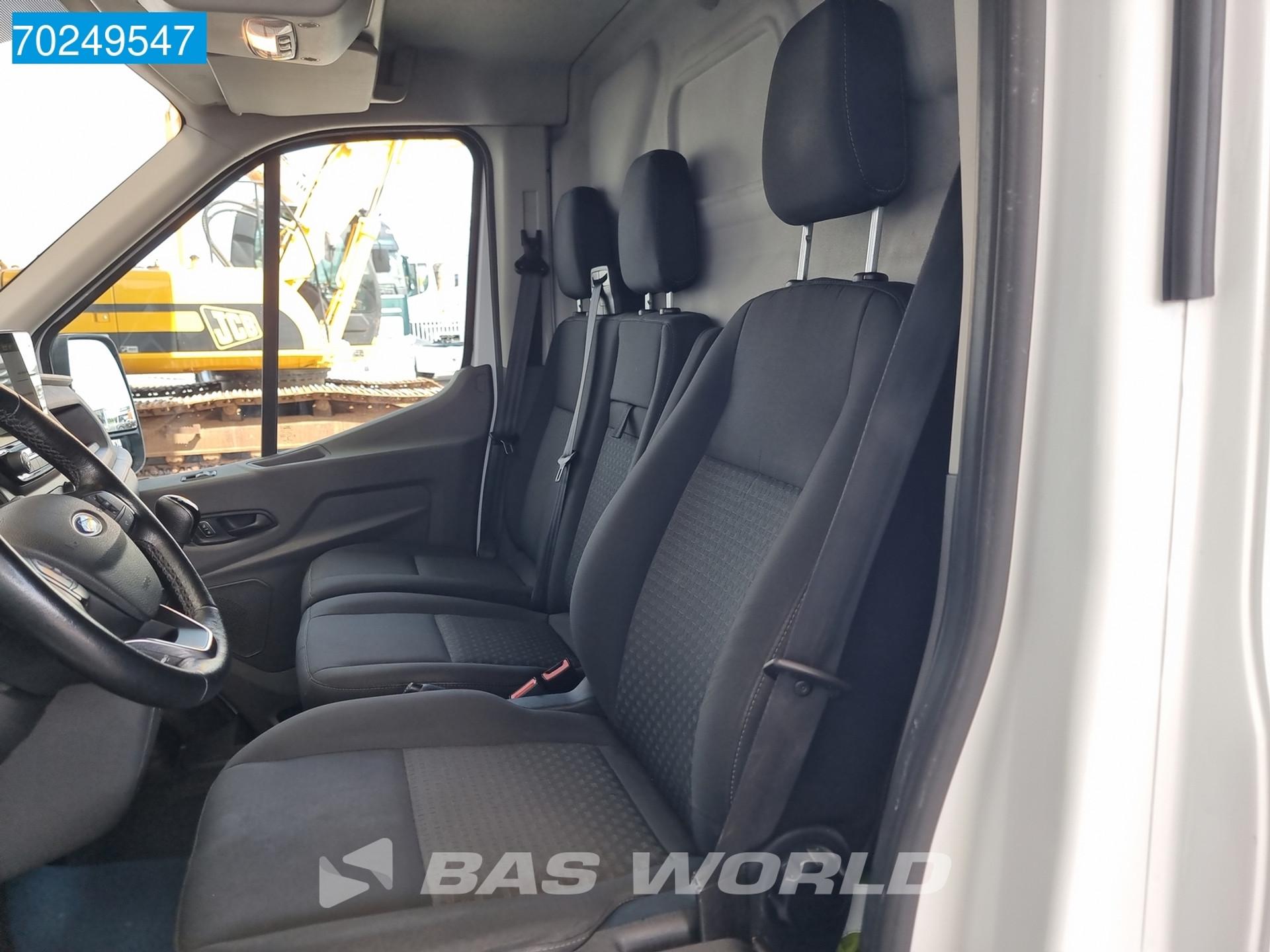 Foto 13 van Ford Transit 130pk L2H2 Nwe model Scherm Airco Cruise Navi 10m3 Airco Cruise control