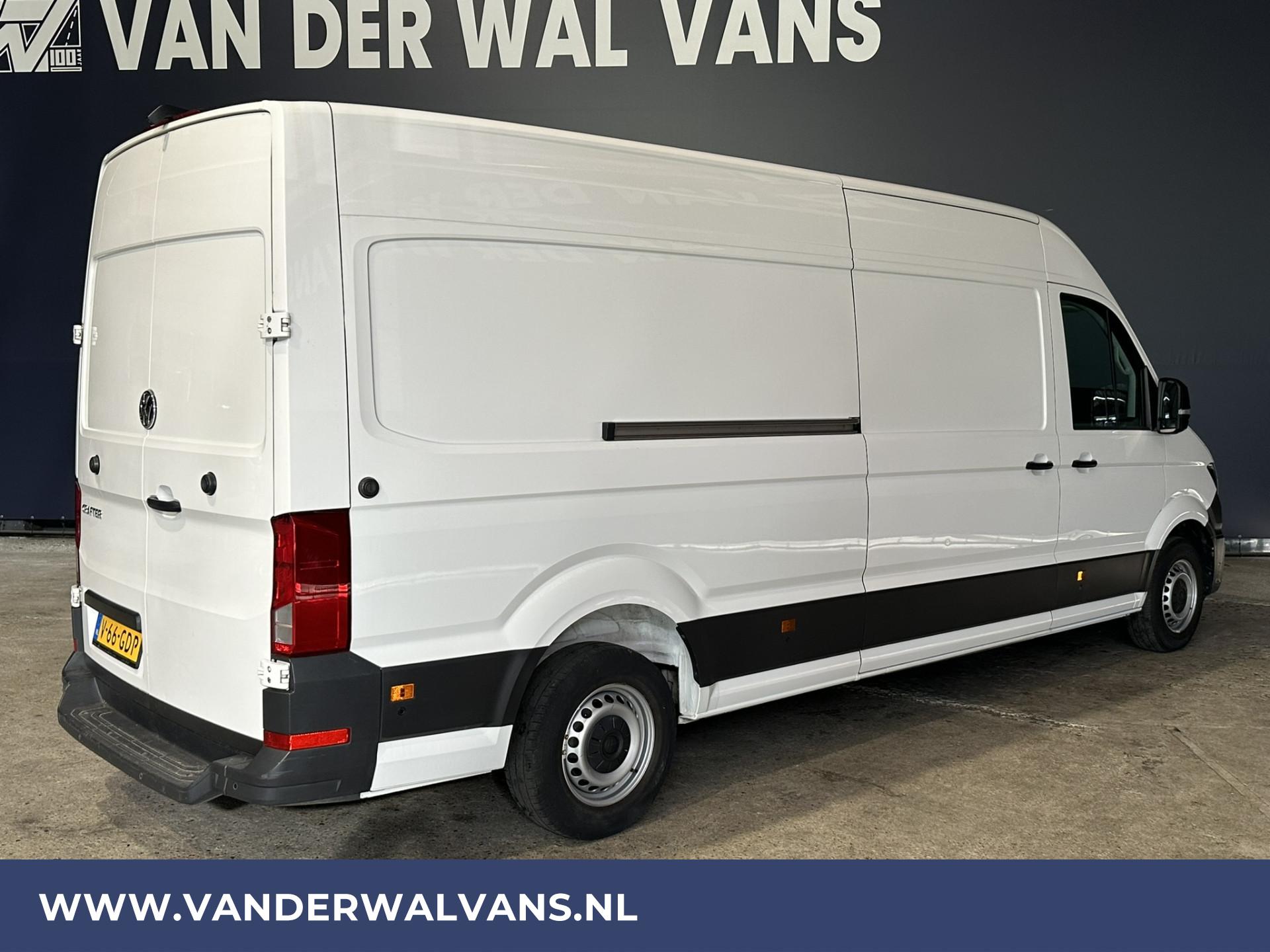 Foto 14 van Volkswagen Crafter 2.0 TDI 140pk L4H3 L3H2 Euro6 Airco | Navigatie | Camera | 270gr achterdeuren