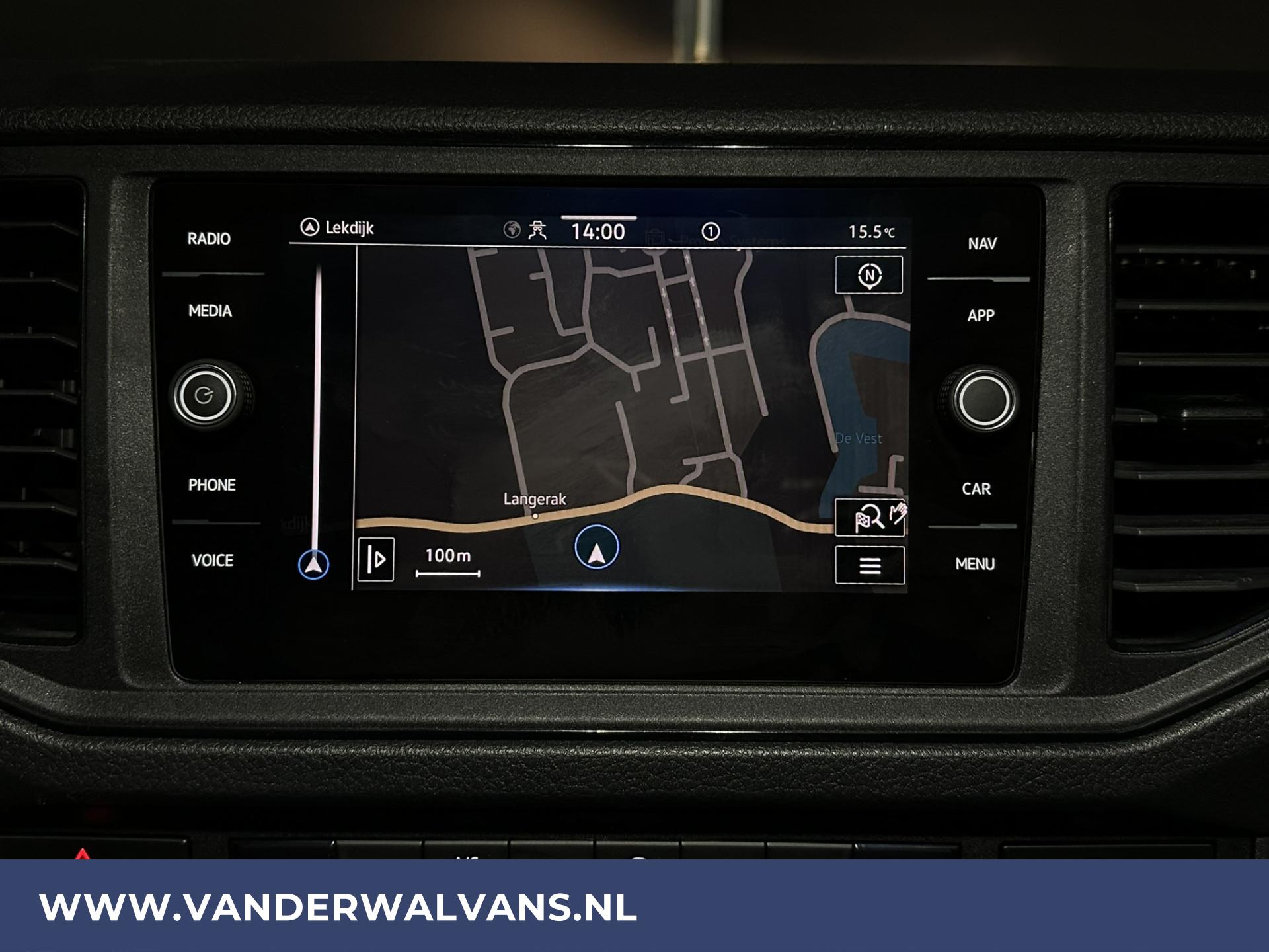 Foto 6 van Volkswagen Crafter 2.0 TDI 140pk L4H3 L3H2 Euro6 Airco | Navigatie | Camera | 270gr achterdeuren