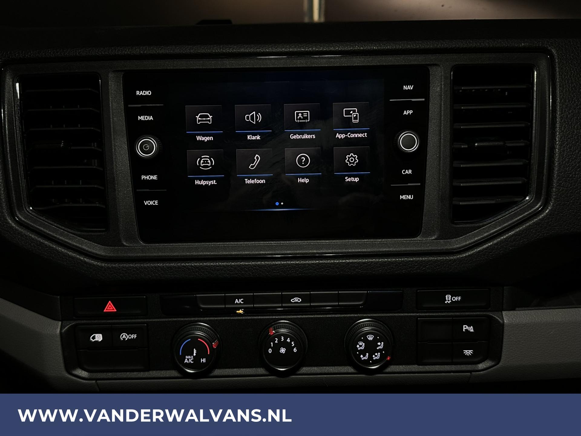 Foto 8 van Volkswagen Crafter 2.0 TDI 140pk L4H3 L3H2 Euro6 Airco | Navigatie | Camera | 270gr achterdeuren