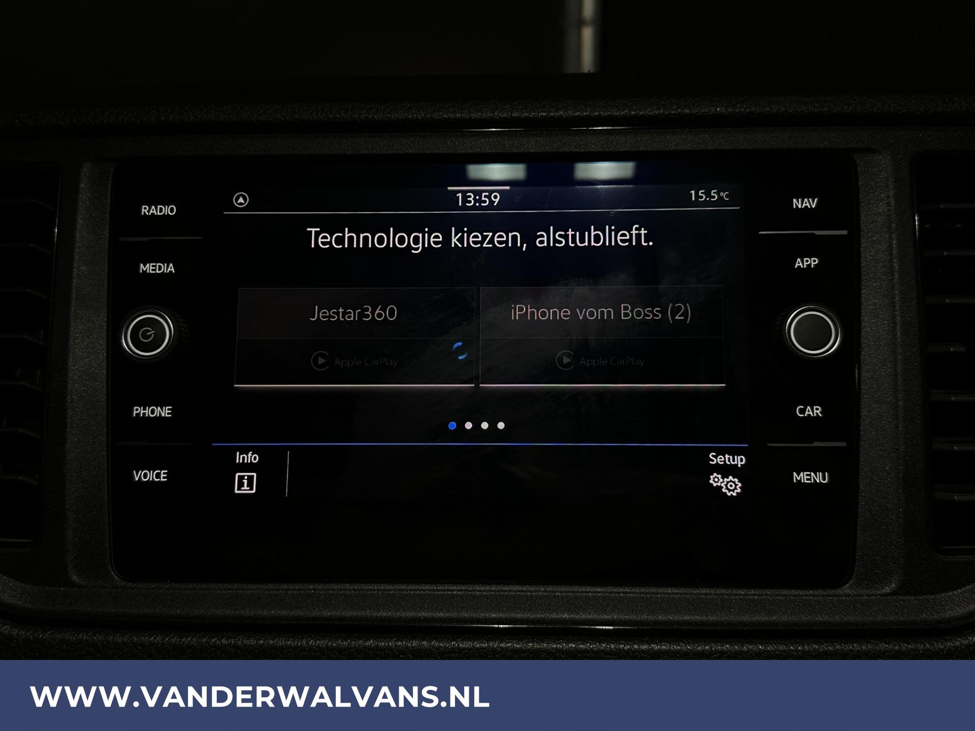 Foto 9 van Volkswagen Crafter 2.0 TDI 140pk L4H3 L3H2 Euro6 Airco | Navigatie | Camera | 270gr achterdeuren