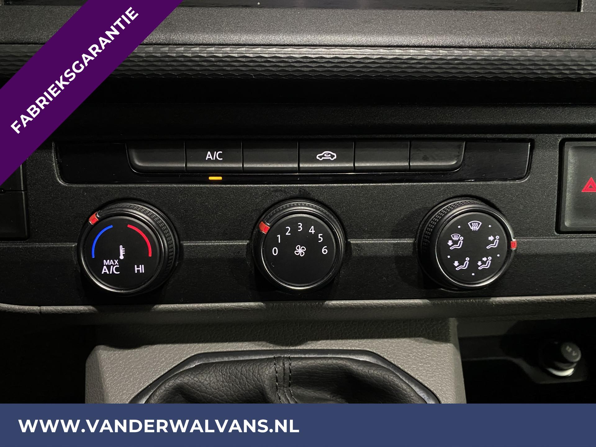 Foto 5 van Volkswagen Transporter 2.0 TDI 110pk L2H1 Euro6 Fabrieksgarantie Airco | Navigatie | Apple Carplay | Trekhaak