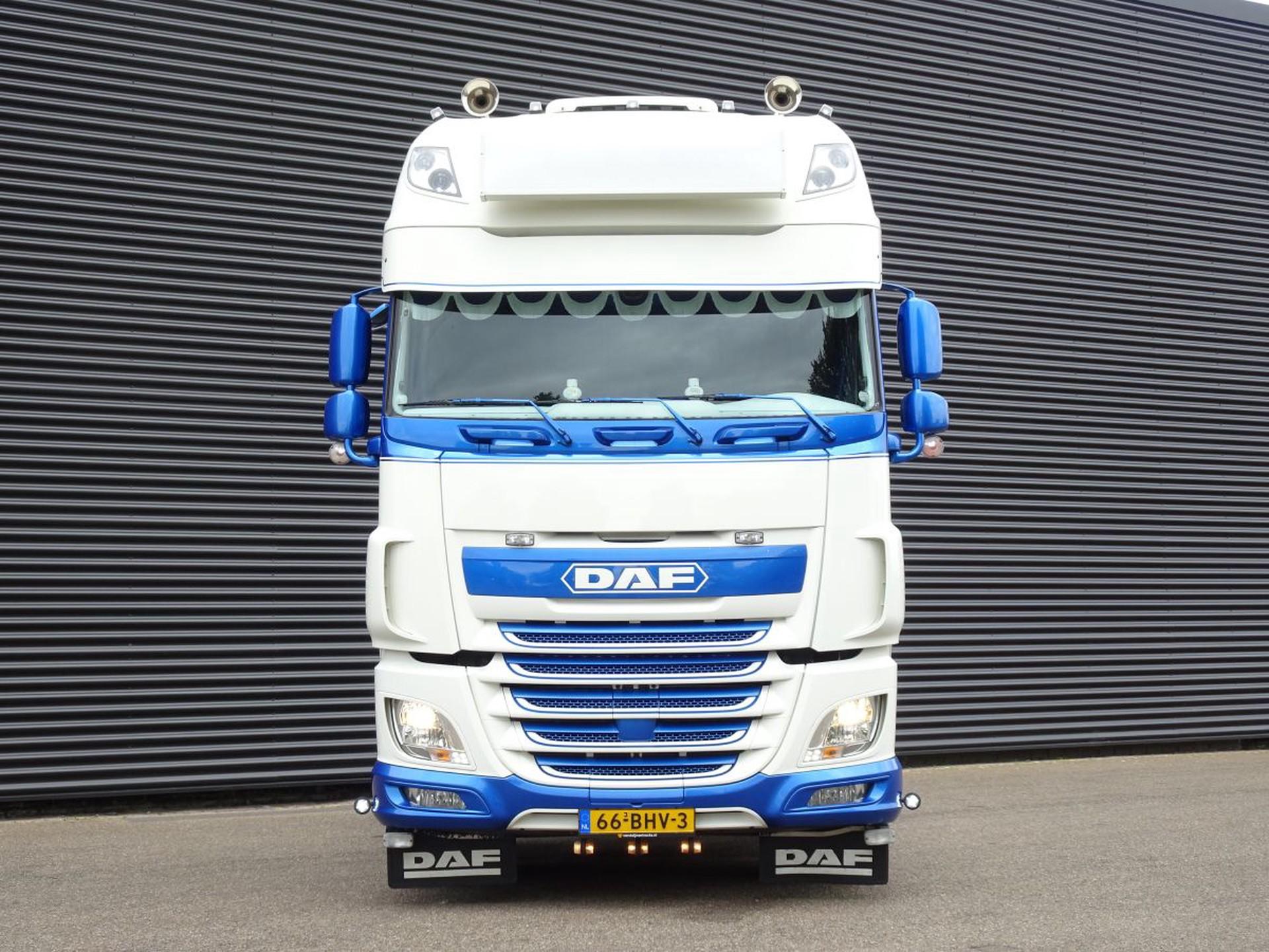 Foto 3 van DAF XF 460 SUPERSPACECAB / 2 TANKS / NL TRUCK!