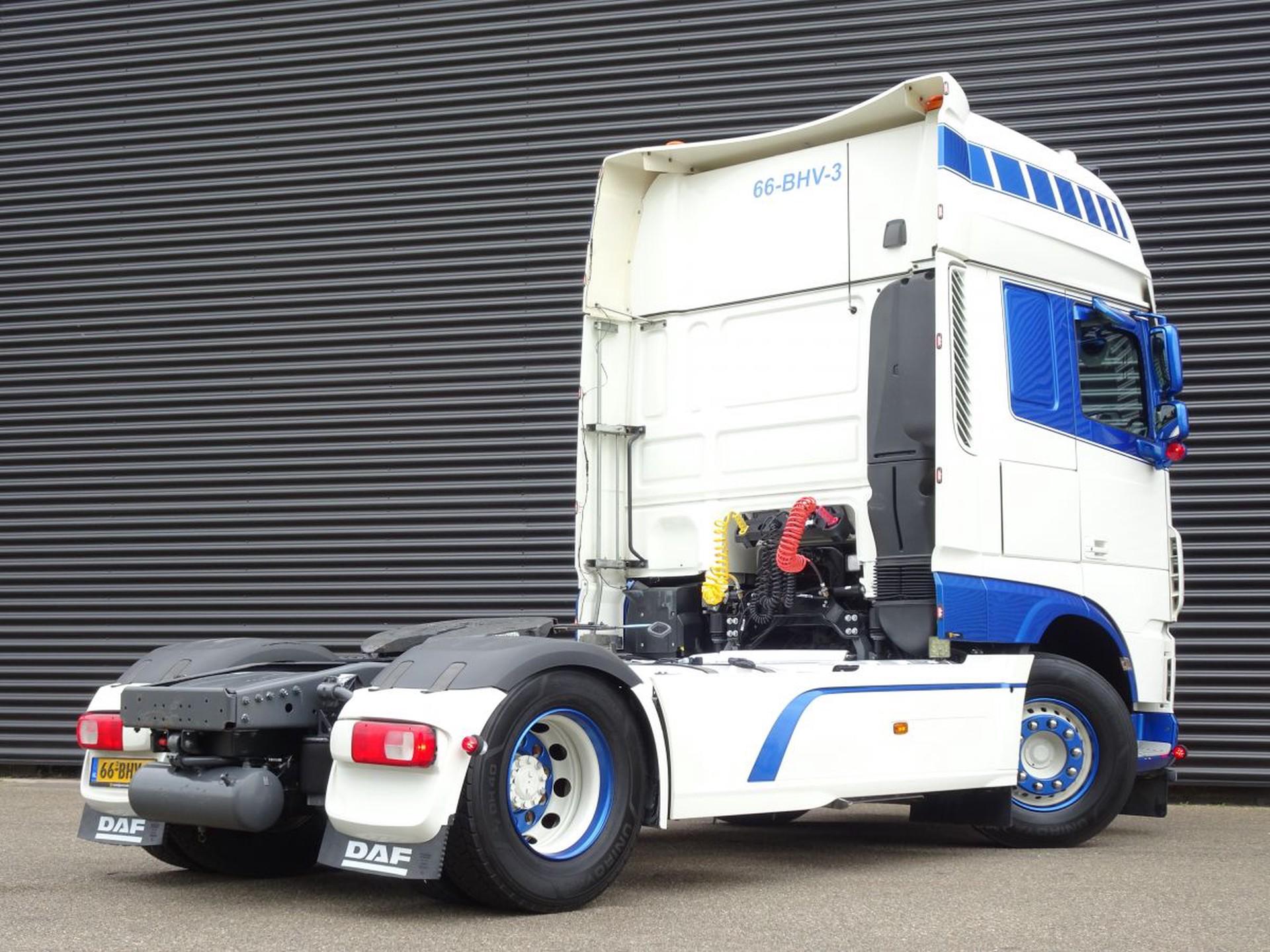 Foto 4 van DAF XF 460 SUPERSPACECAB / 2 TANKS / NL TRUCK!