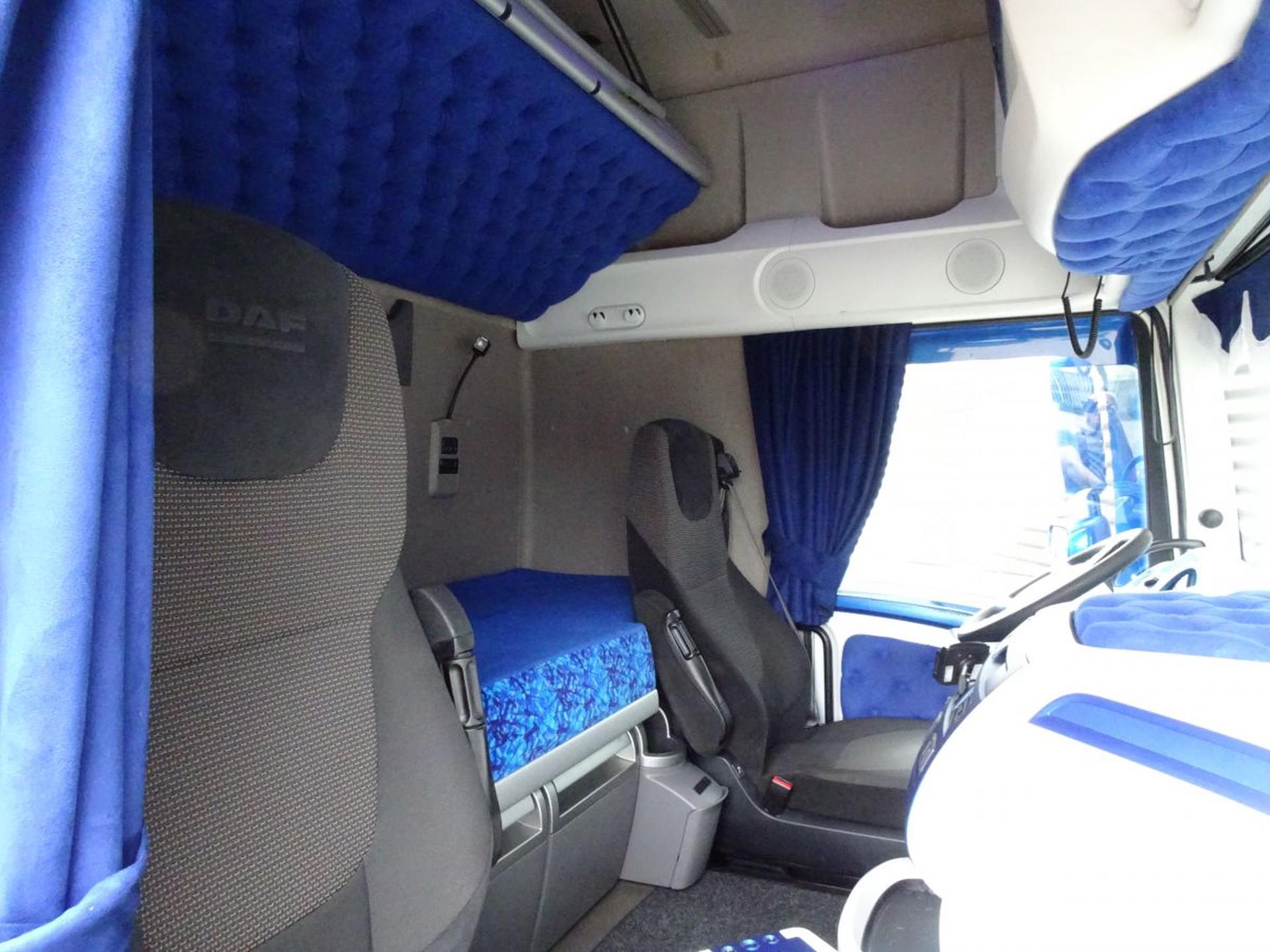 Foto 6 van DAF XF 460 SUPERSPACECAB / 2 TANKS / NL TRUCK!