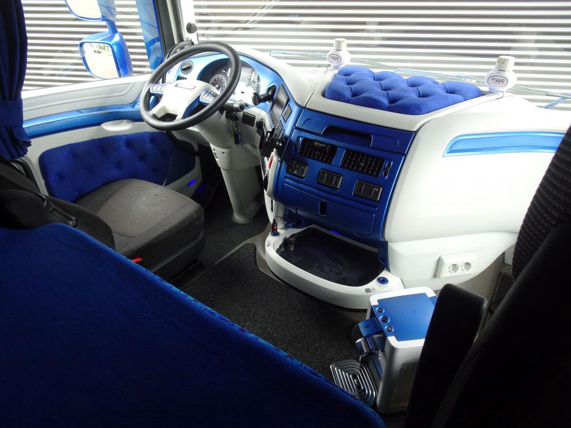 Foto 7 van DAF XF 460 SUPERSPACECAB / 2 TANKS / NL TRUCK!