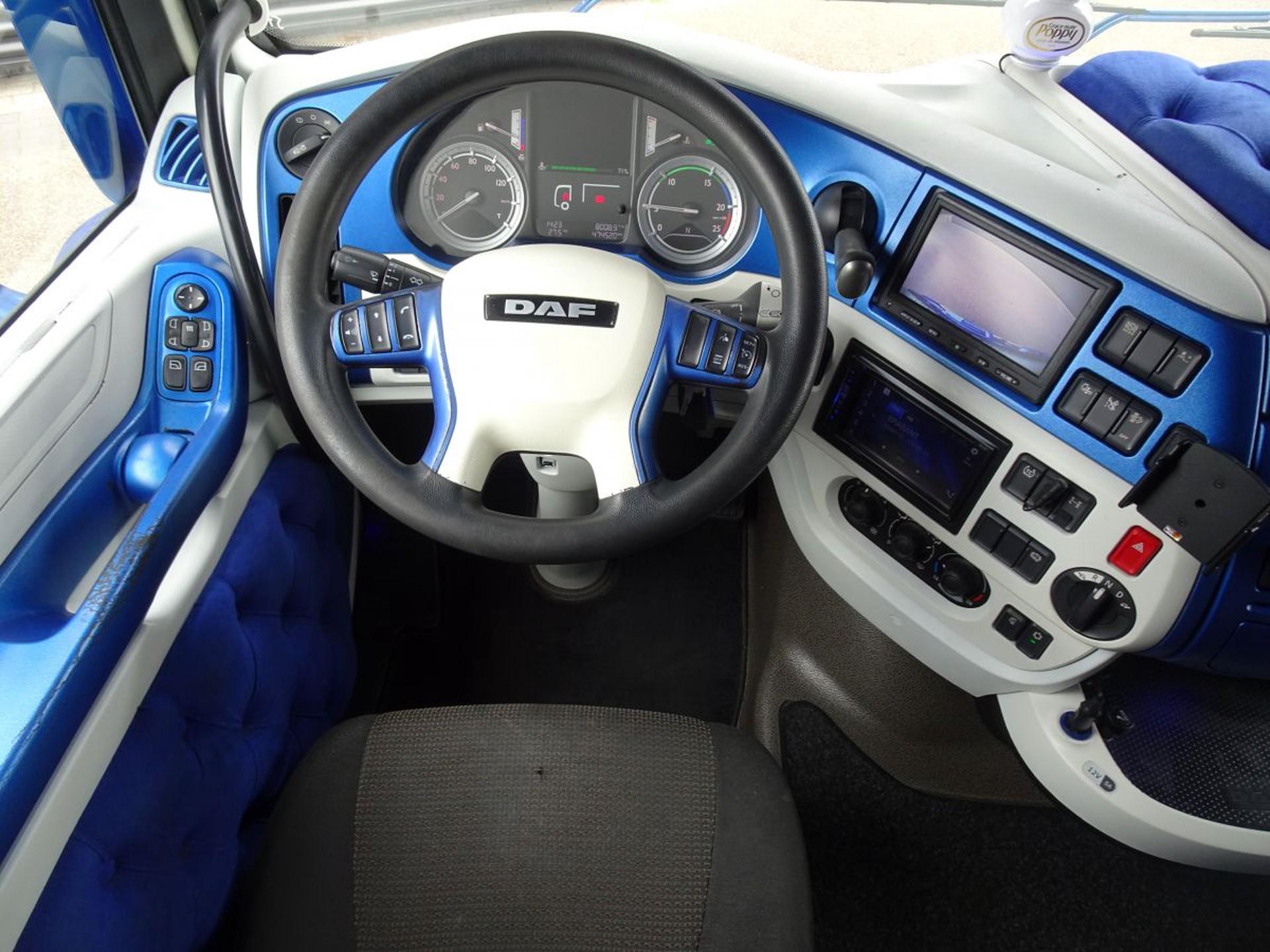 Foto 8 van DAF XF 460 SUPERSPACECAB / 2 TANKS / NL TRUCK!