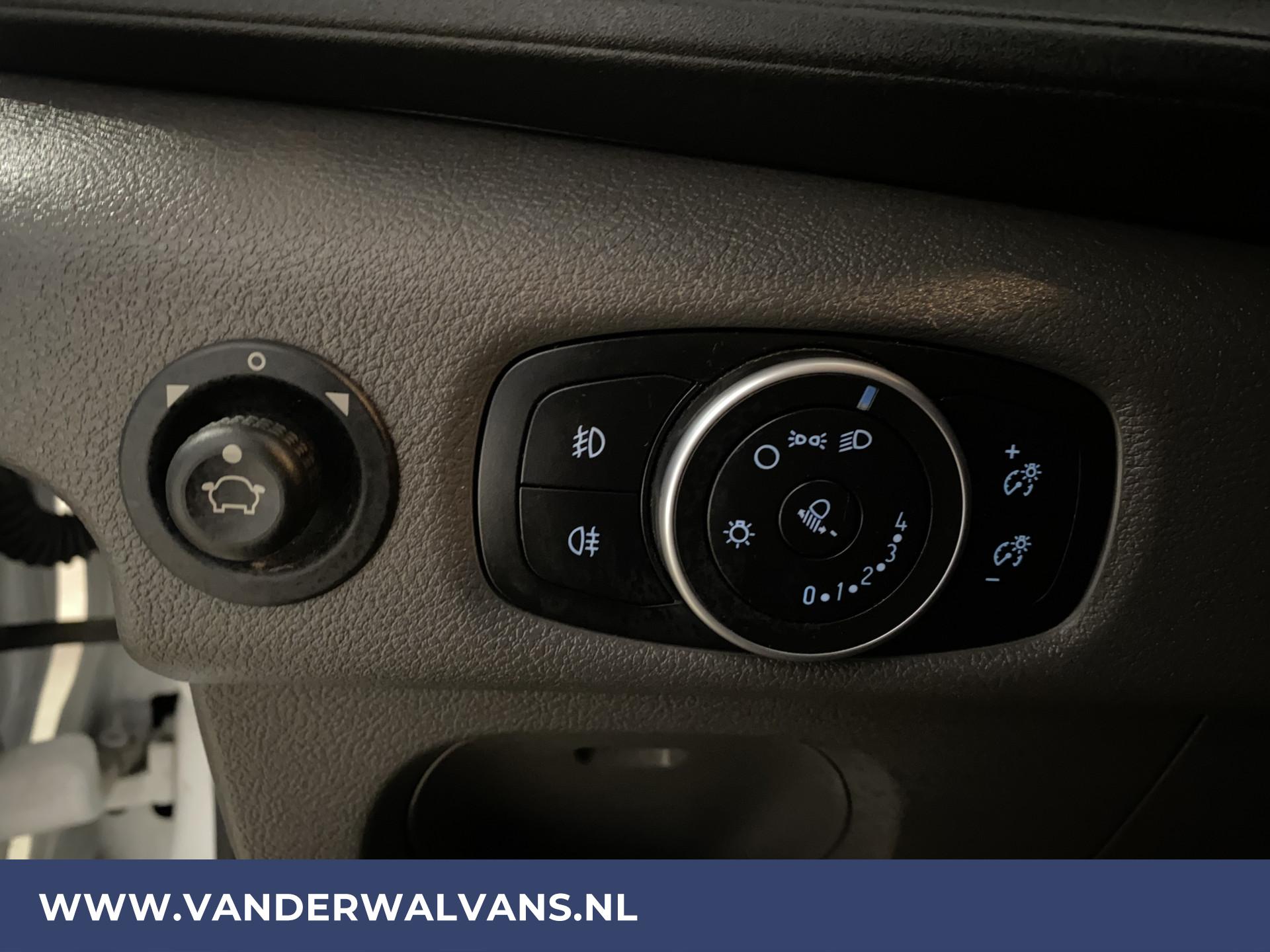 Foto 16 van Ford Transit 2.0TDCI 130pk L2H2 Euro6 Airco | Cruise | Apple carplay