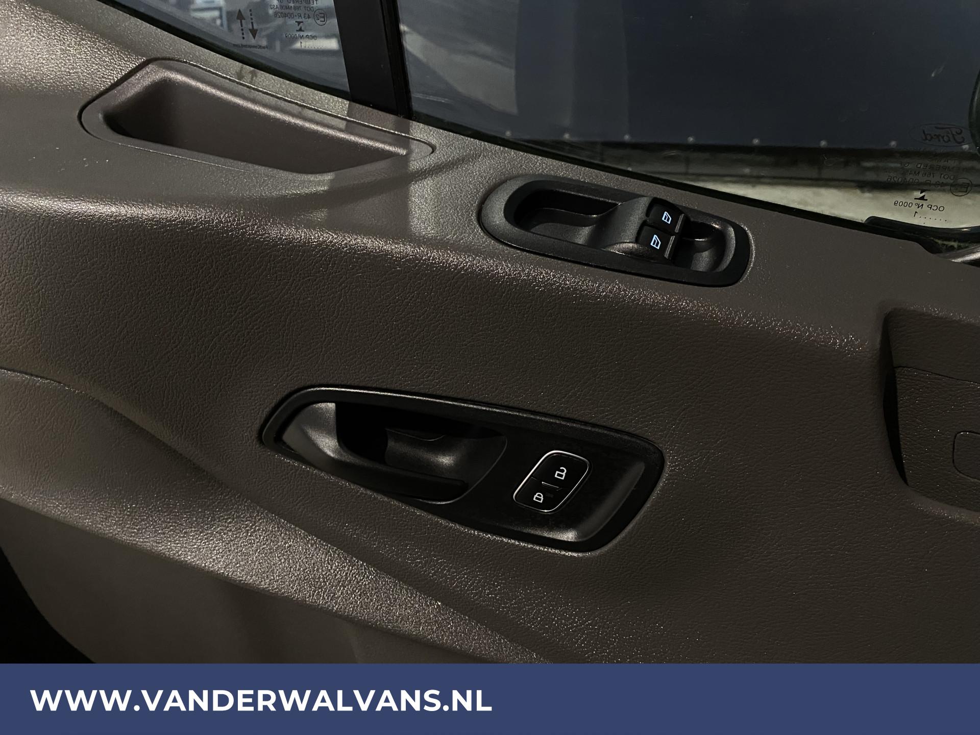 Foto 18 van Ford Transit 2.0TDCI 130pk L2H2 Euro6 Airco | Cruise | Apple carplay