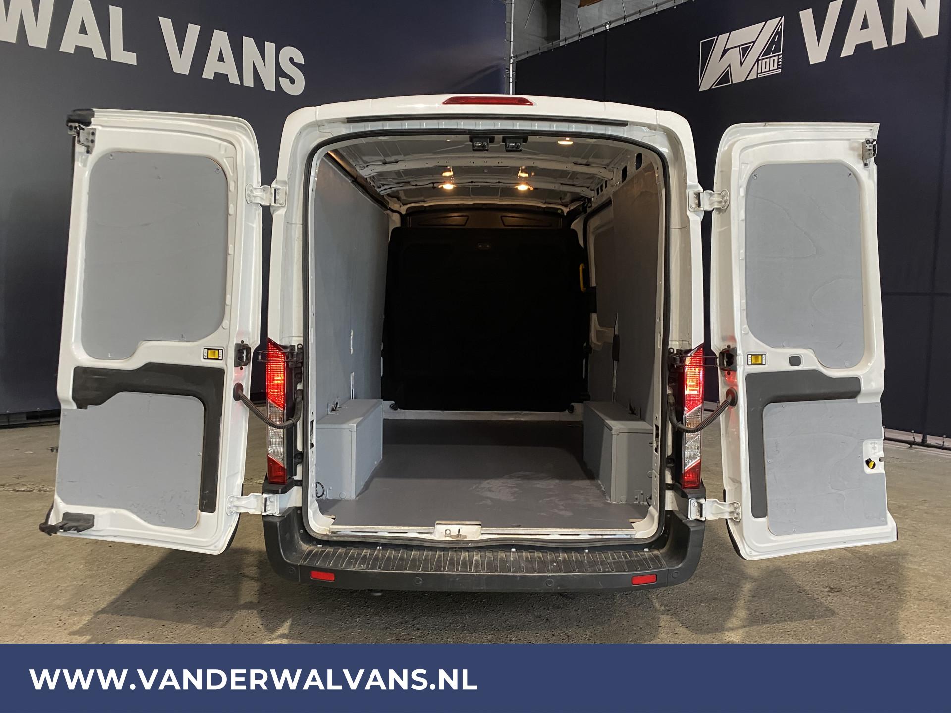 Foto 4 van Ford Transit 2.0TDCI 130pk L2H2 Euro6 Airco | Cruise | Apple carplay