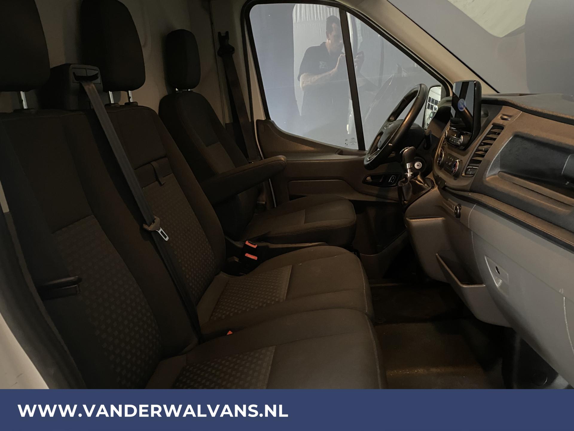 Foto 9 van Ford Transit 2.0TDCI 130pk L2H2 Euro6 Airco | Cruise | Apple carplay