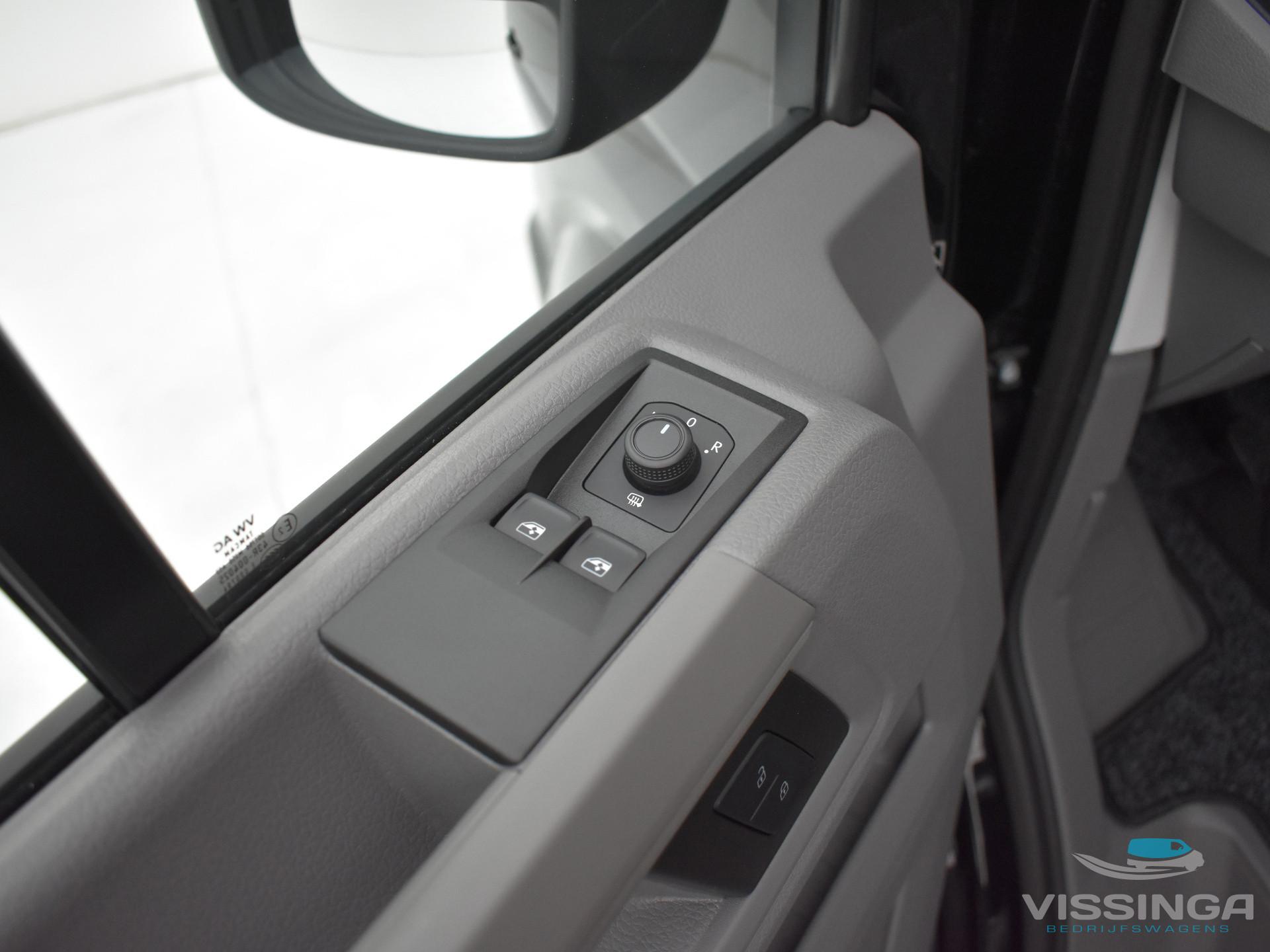 Foto 17 van Volkswagen Crafter 35 2.0 TDI L3H3 140 pk