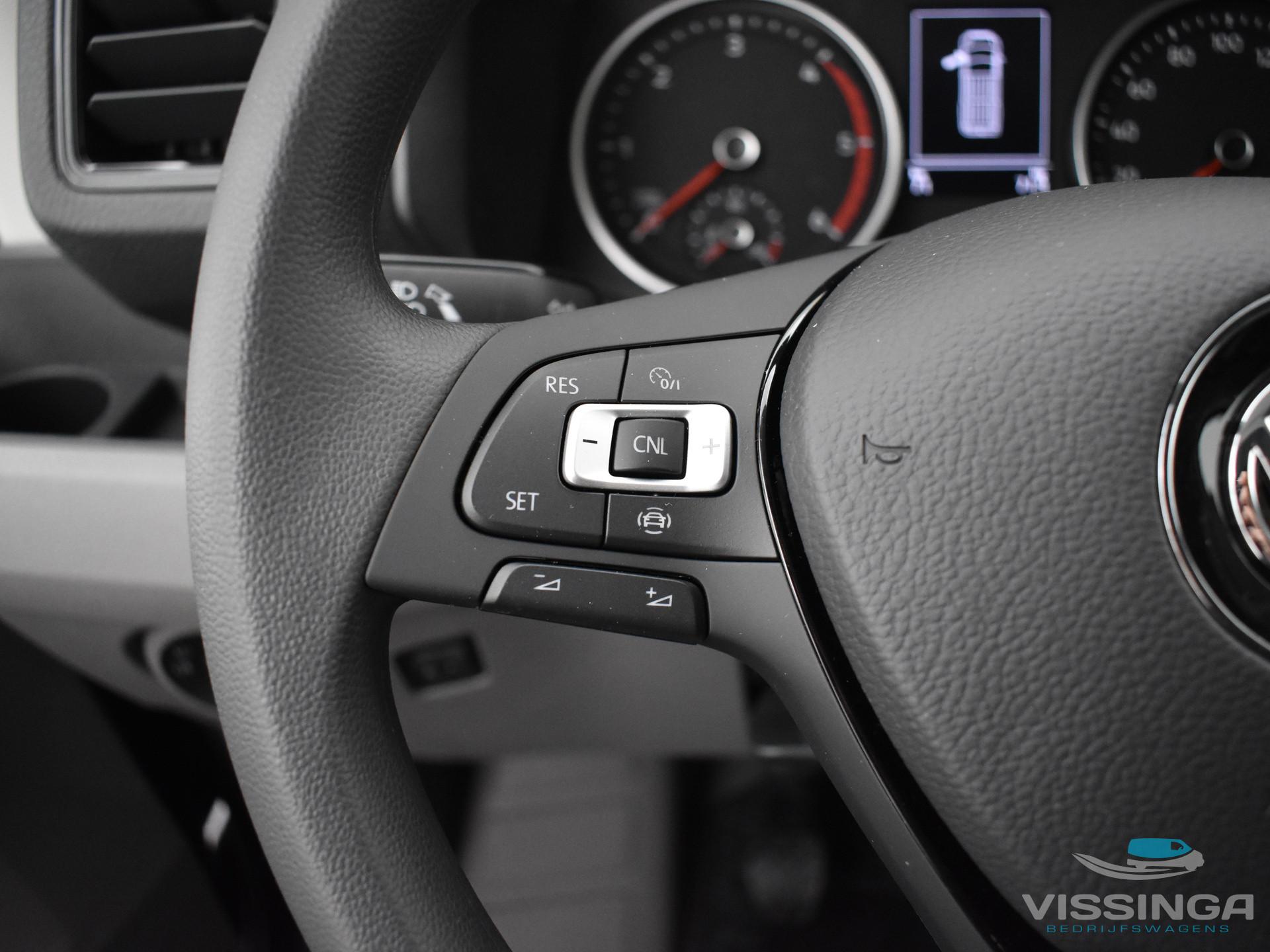 Foto 9 van Volkswagen Crafter 35 2.0 TDI L3H3 140 pk