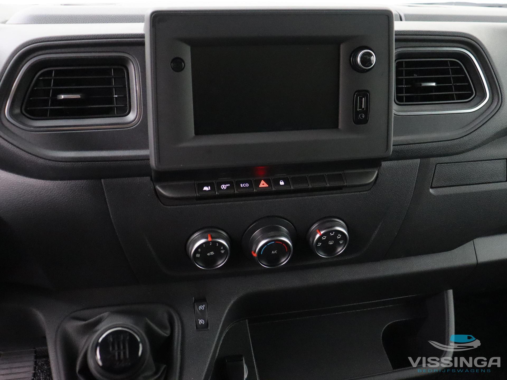 Foto 13 van Nissan Interstar 2.3 dCi L3H2 150 pk Vissinga Special DEMO