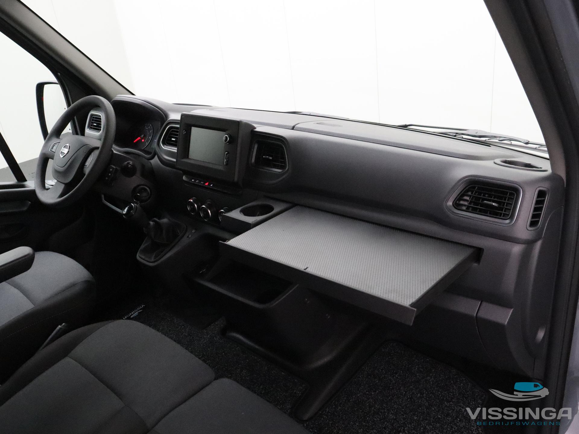 Foto 20 van Nissan Interstar 2.3 dCi L3H2 150 pk Vissinga Special DEMO