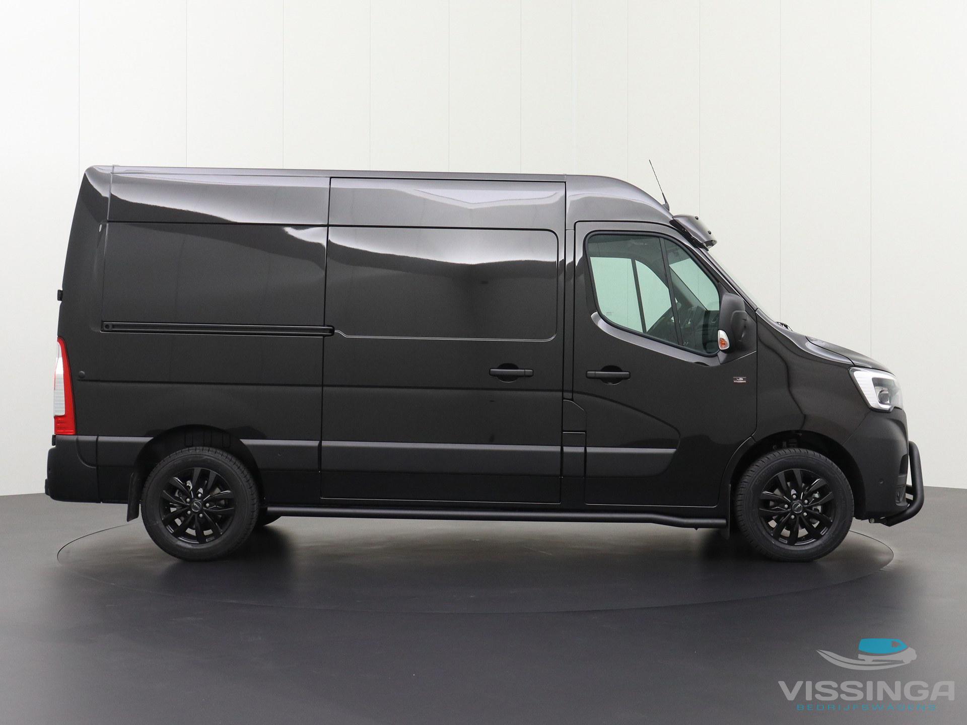 Foto 3 van Renault Master T35 2.3 dCi L2H2 180 pk B-Edition