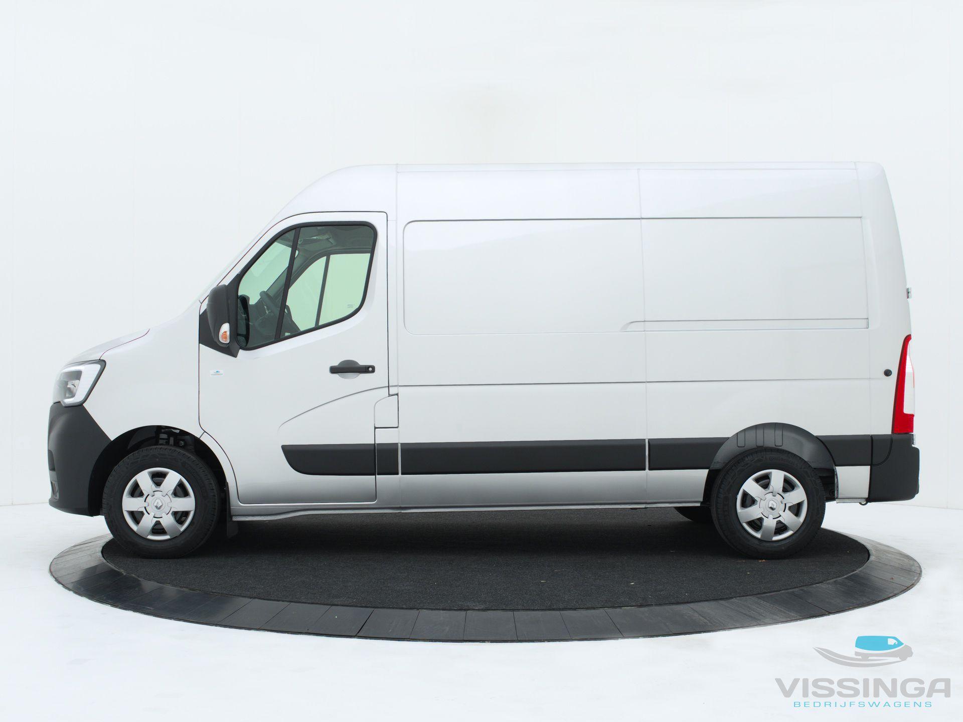 Foto 4 van Renault Master T35 2.3 dCi L2H2 180 pk Twin-Turbo