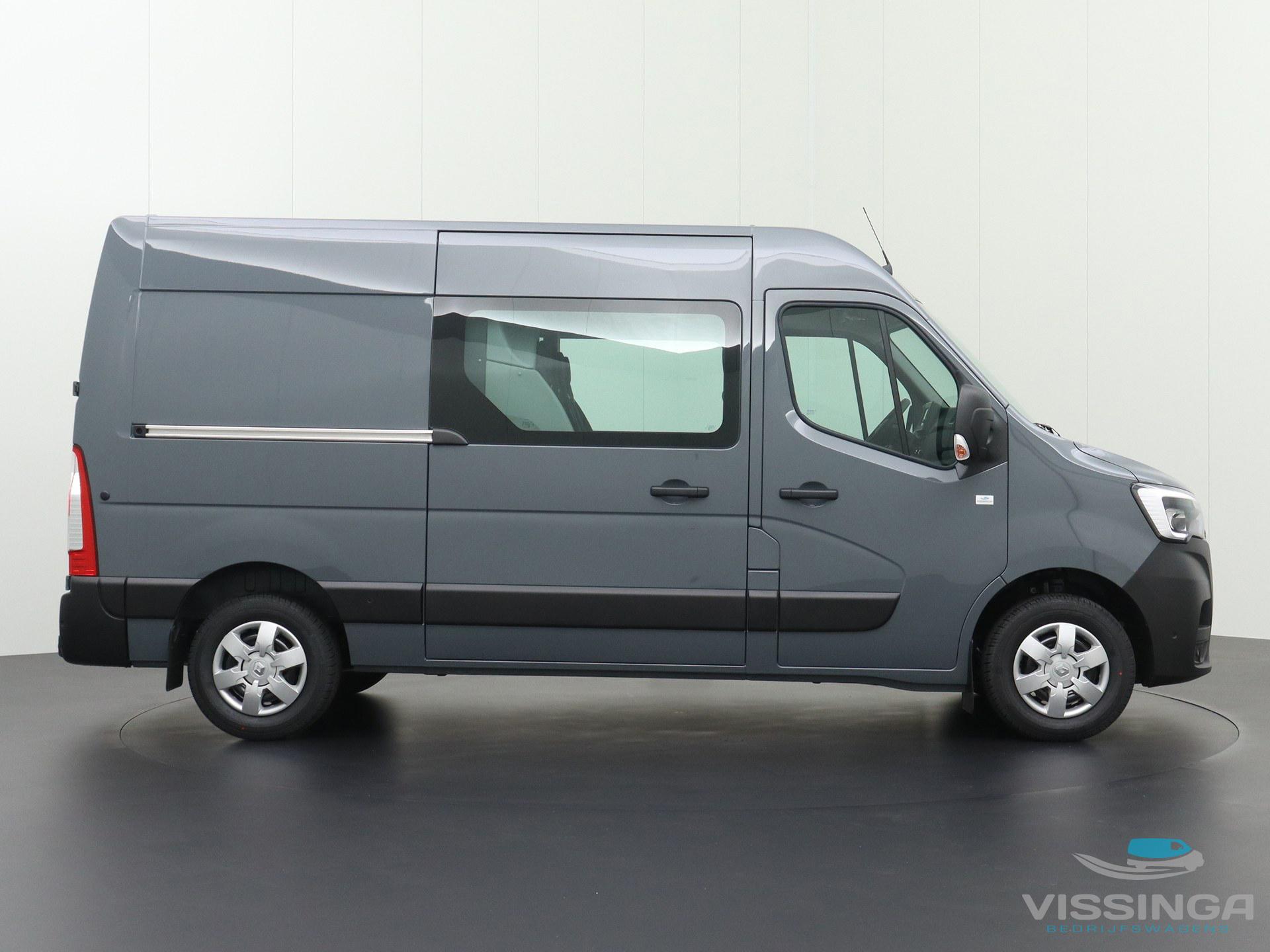 Foto 3 van Renault Master T35 2.3 dCi L2H2 180 pk Dubbele Cabine