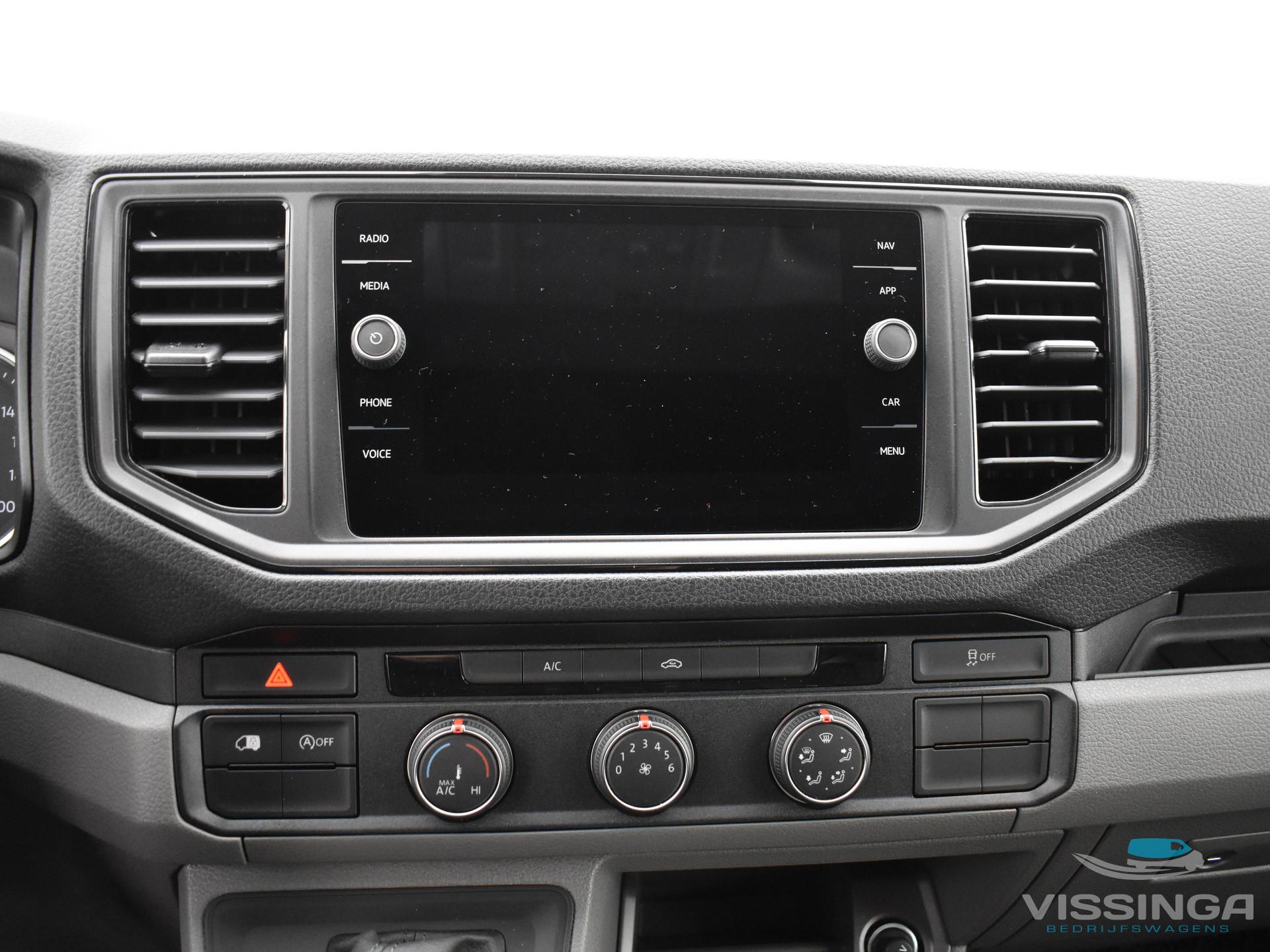 Foto 11 van Volkswagen Crafter 35 2.0 TDI L3H3 140 pk DSG