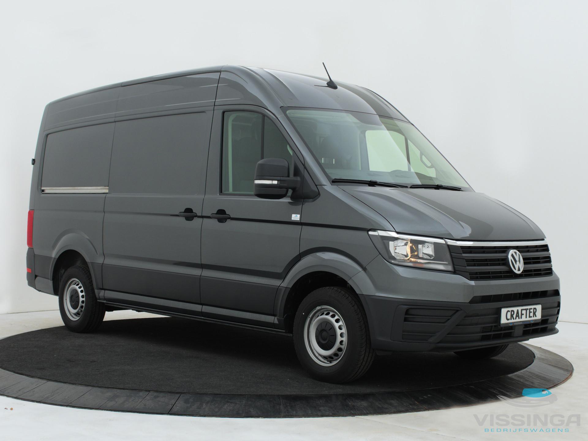 Foto 18 van Volkswagen Crafter 35 2.0 TDI L3H3 140 pk DSG