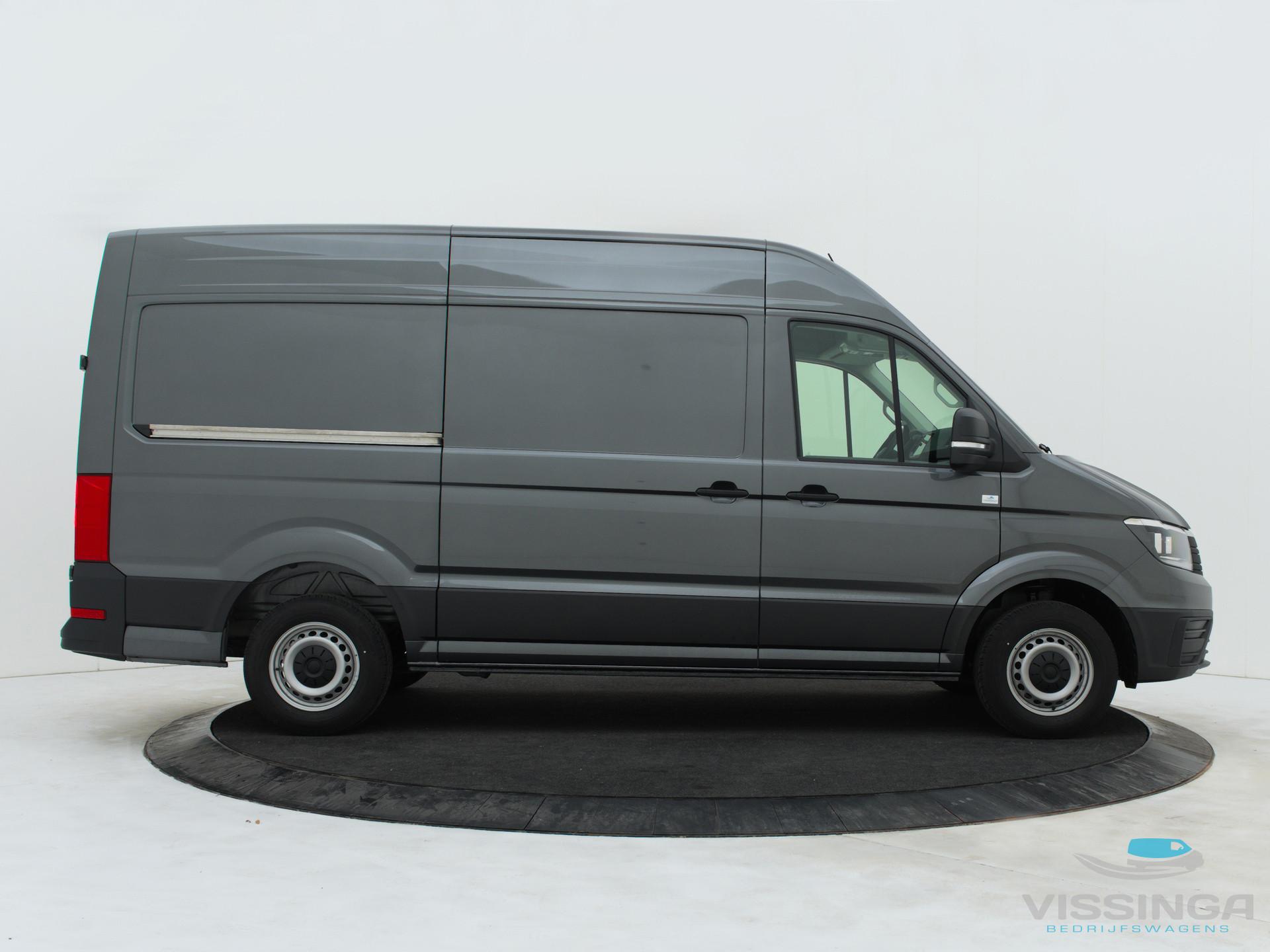 Foto 3 van Volkswagen Crafter 35 2.0 TDI L3H3 140 pk DSG