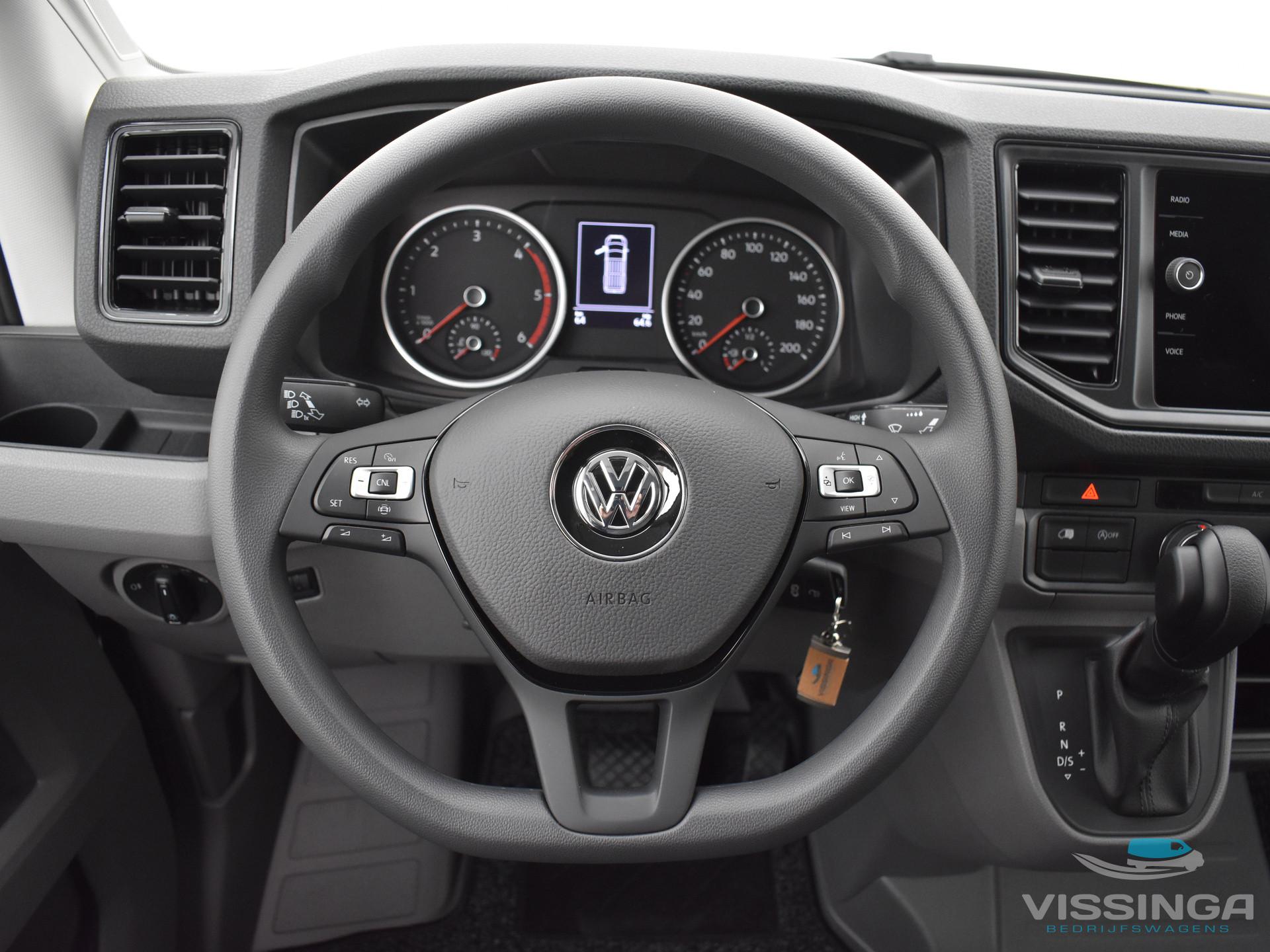 Foto 7 van Volkswagen Crafter 35 2.0 TDI L3H3 140 pk DSG
