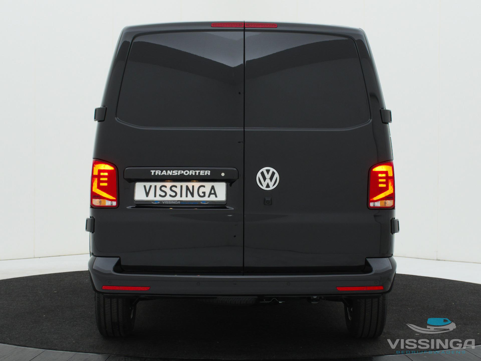 Foto 17 van Volkswagen Transporter 2.0 TDI 6.1 L2H1 Highline DSG