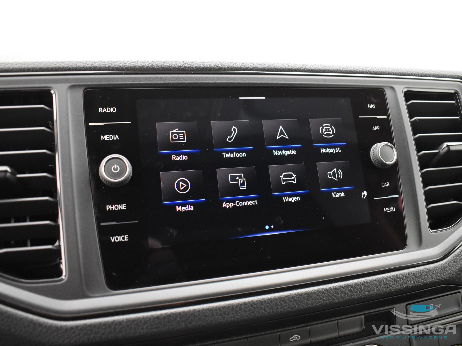 Foto 10 van Volkswagen Crafter 35 2.0 TDI L3H3 140 pk DSG