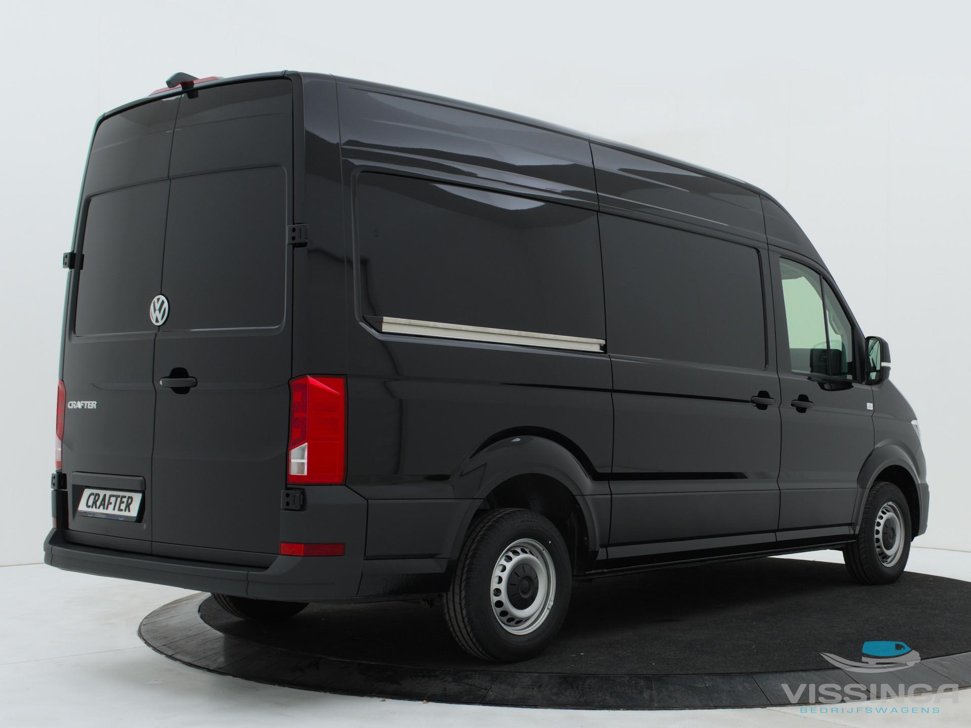 Foto 8 van Volkswagen Crafter 35 2.0 TDI L3H3 140 pk DSG