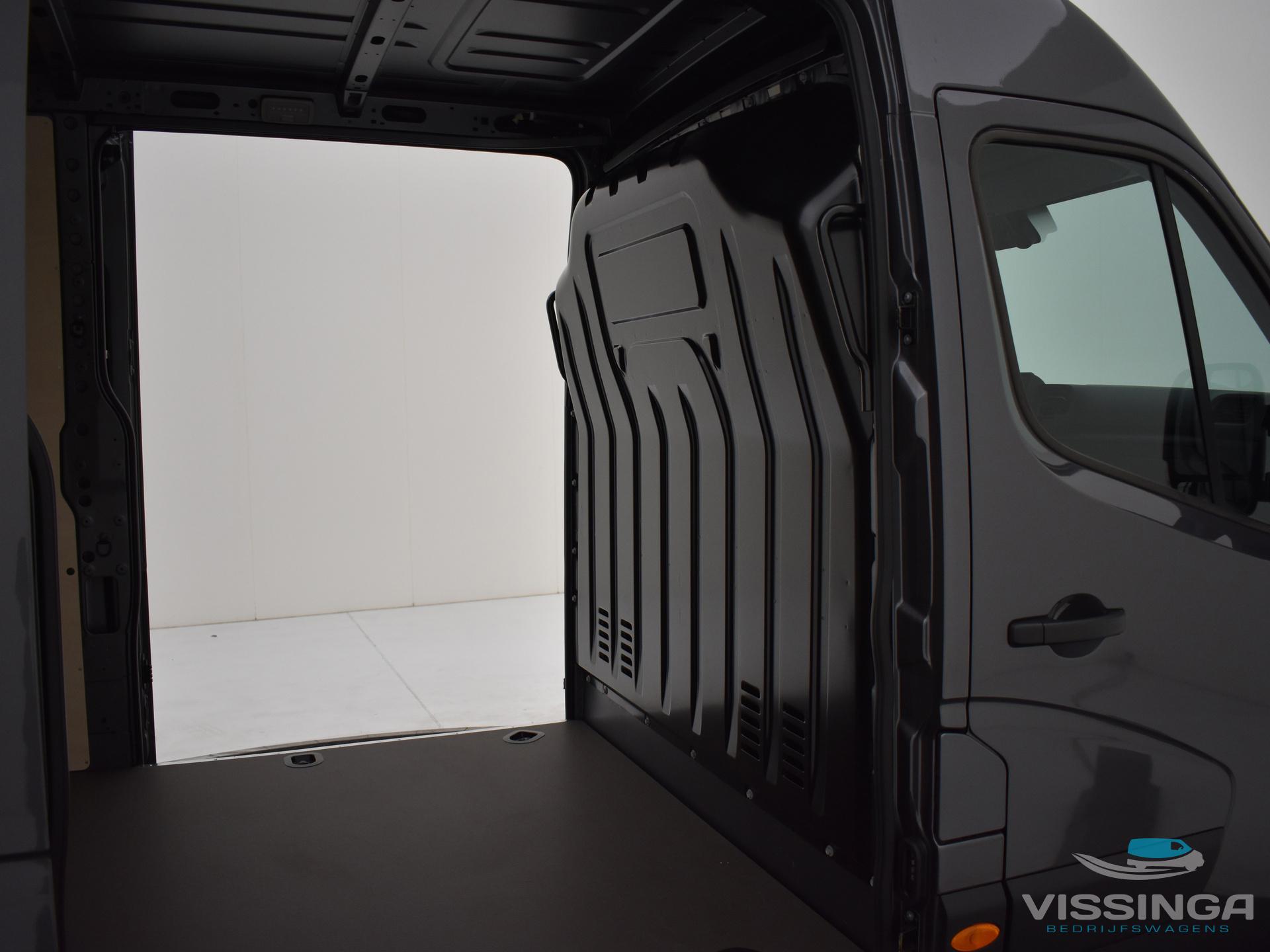 Foto 18 van Renault Master T35 2.3 dCi L3H2 180 pk 2x schuifdeur