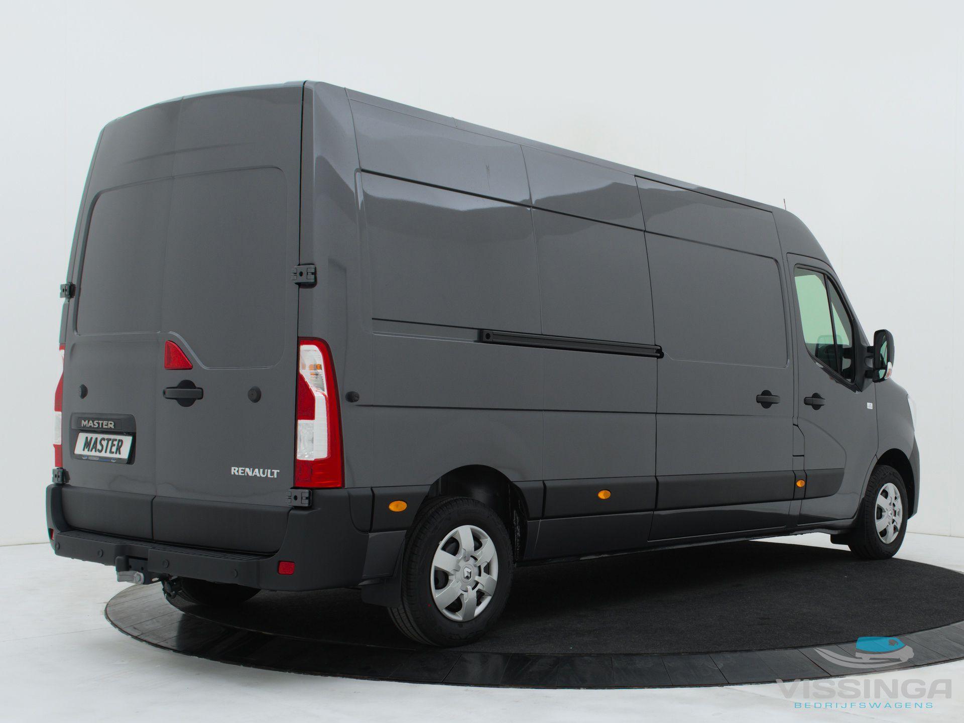 Foto 4 van Renault Master T35 2.3 dCi L3H2 180 pk 2x schuifdeur