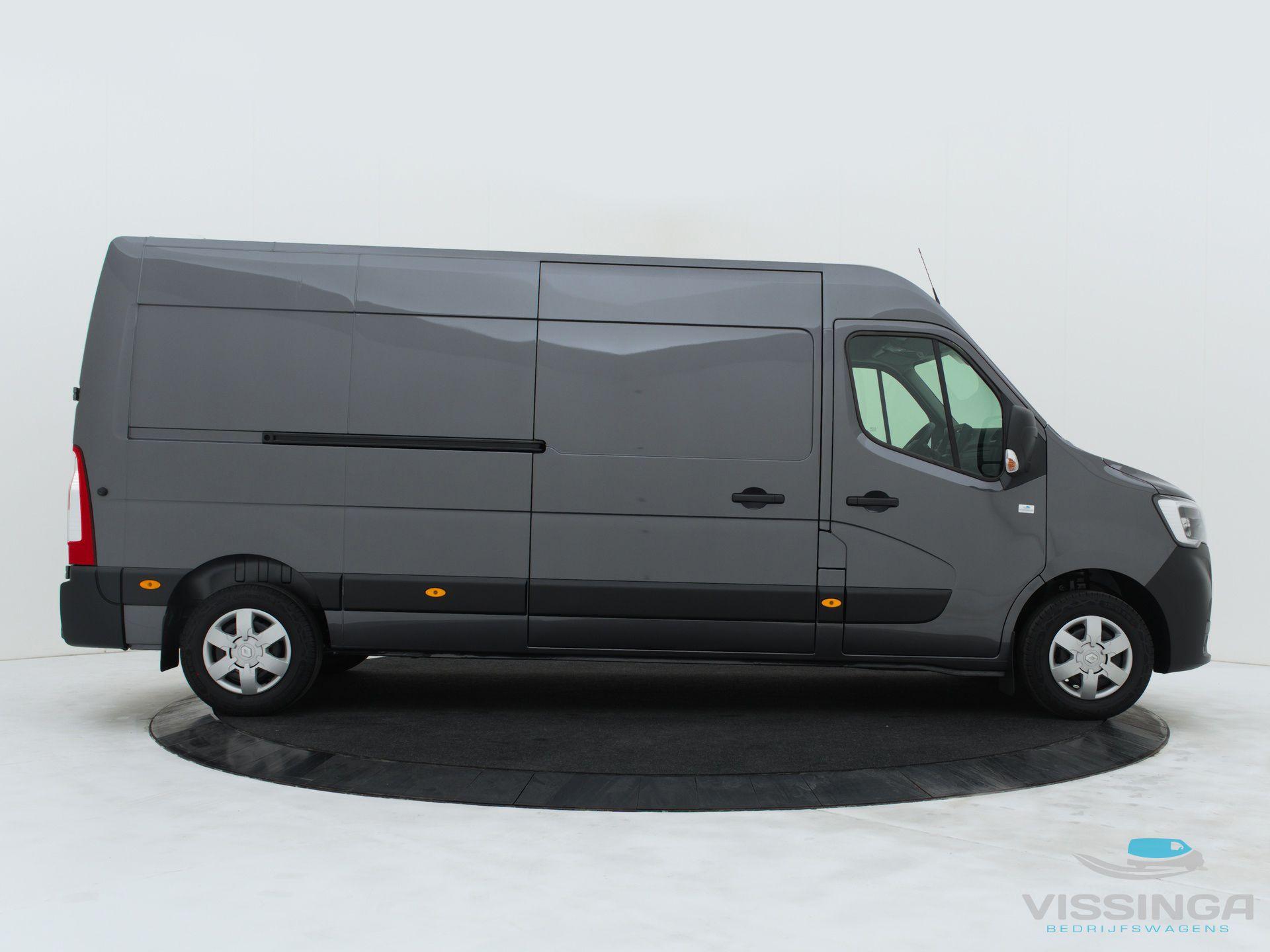 Foto 5 van Renault Master T35 2.3 dCi L3H2 180 pk 2x schuifdeur