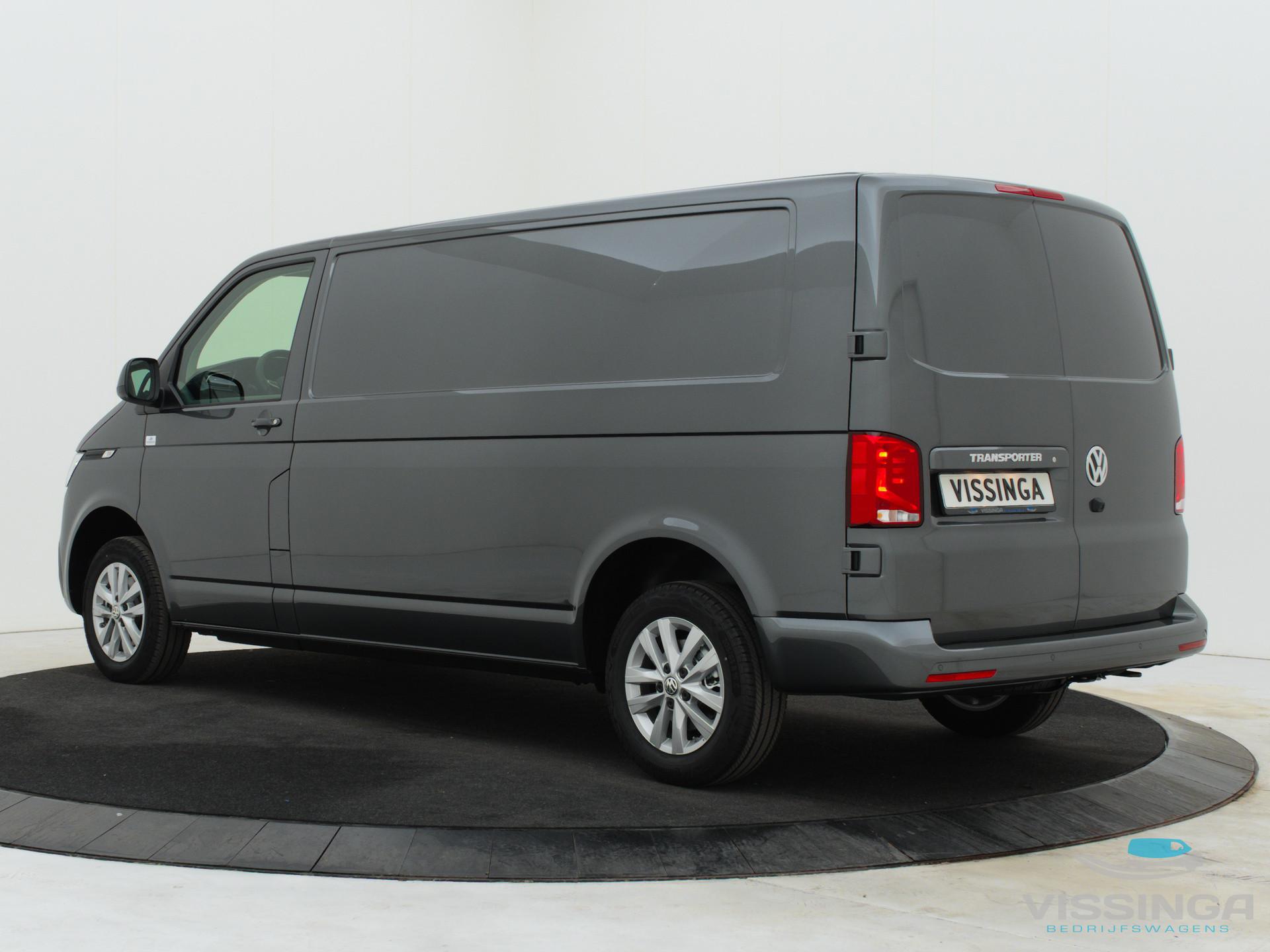 Foto 14 van Volkswagen Transporter 2.0 TDI 6.1 L2H1 Highline DSG
