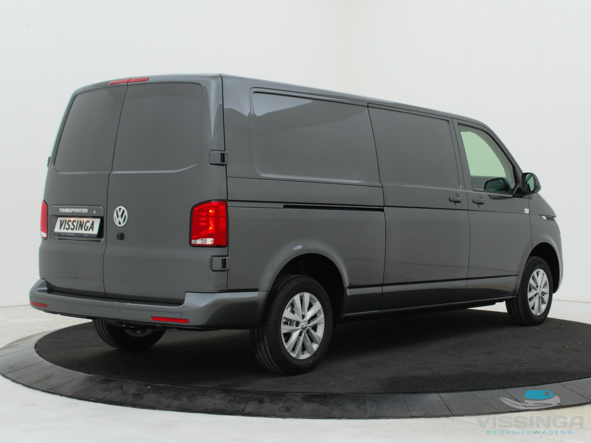 Foto 15 van Volkswagen Transporter 2.0 TDI 6.1 L2H1 Highline DSG