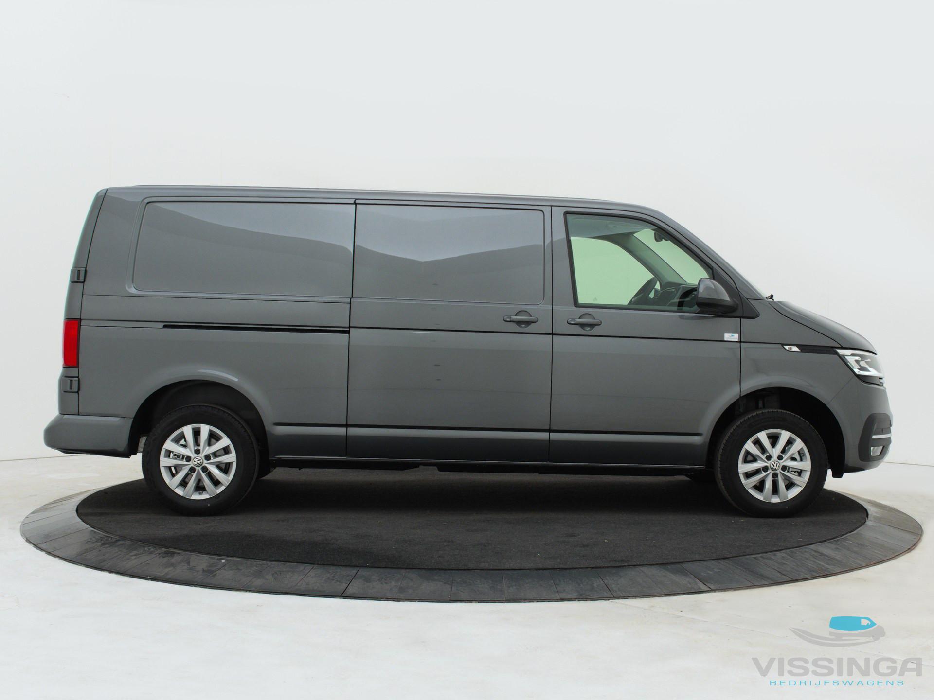 Foto 3 van Volkswagen Transporter 2.0 TDI 6.1 L2H1 Highline DSG