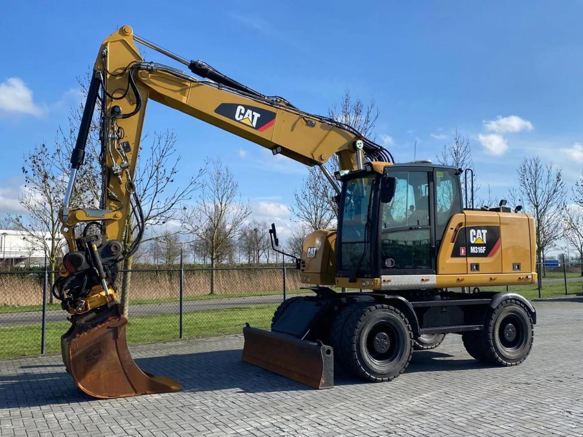 Foto 2 van Cat M316F | ROTOTILT | BSS | BUCKET | QUICK COUPLER | AIRCO