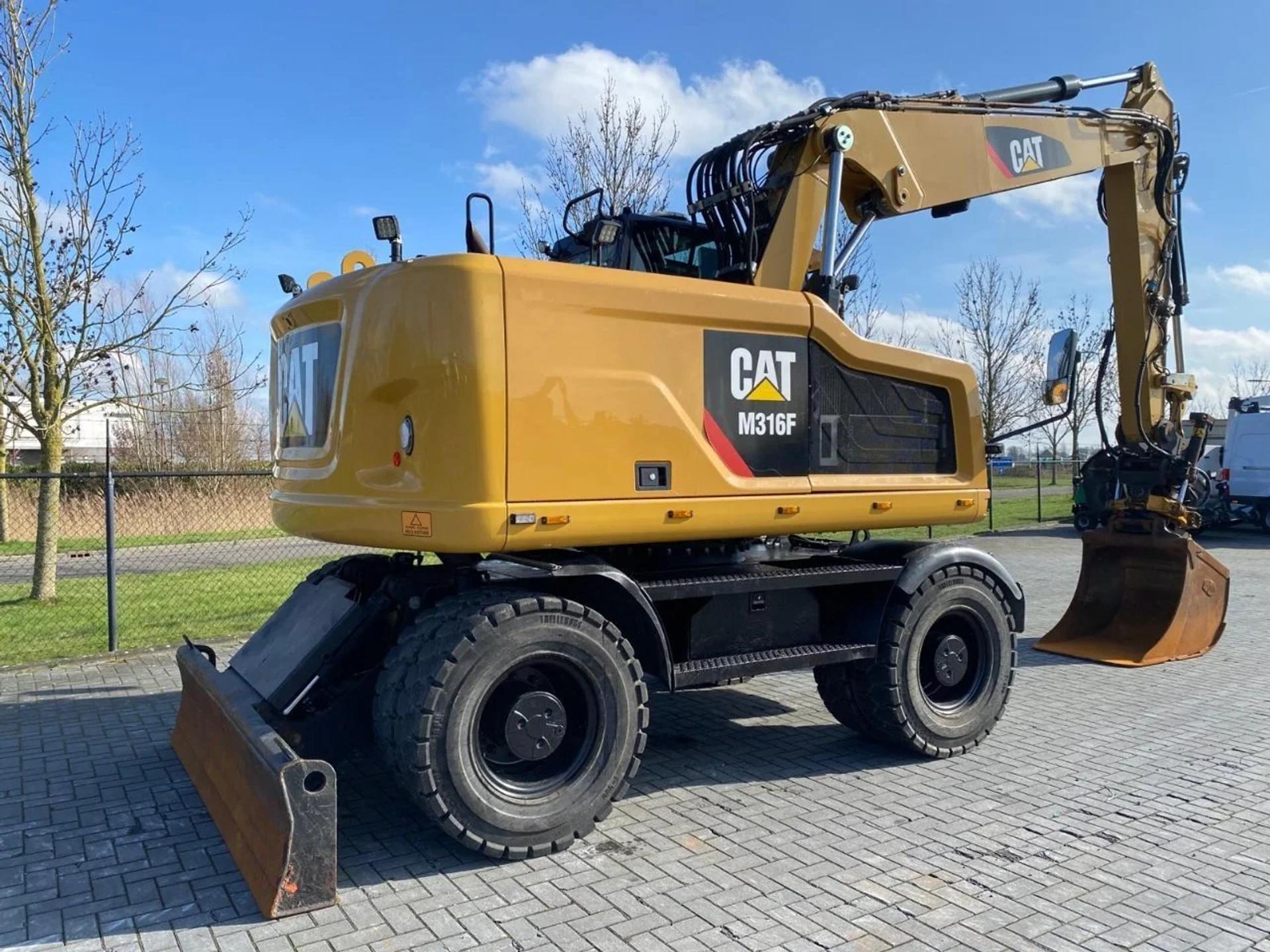 Foto 6 van Cat M316F | ROTOTILT | BSS | BUCKET | QUICK COUPLER | AIRCO