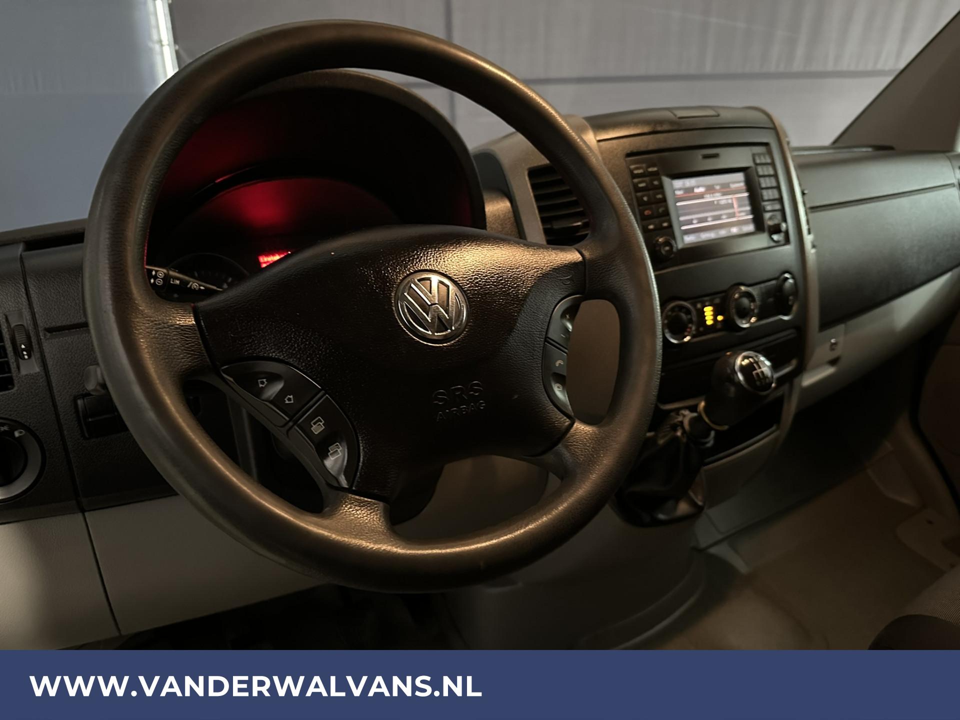 Foto 14 van Volkswagen Crafter 2.0 TDI L1H1 Airco | Imperiaal | Trap | Trekhaak | Navigatie | Cruisecontrol | Parkeersensoren