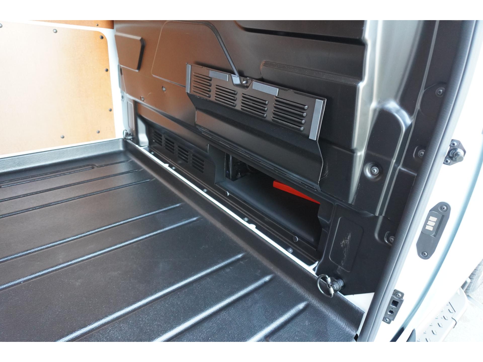 Foto 11 van Ford Transit Custom 300L 2.0 TDCI 130PK L2H1 Trend Automaat (Nr. V131)