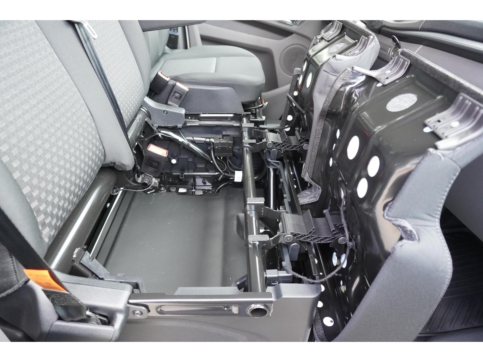 Foto 13 van Ford Transit Custom 300L 2.0 TDCI 130PK L2H1 Trend Automaat (Nr. V131)