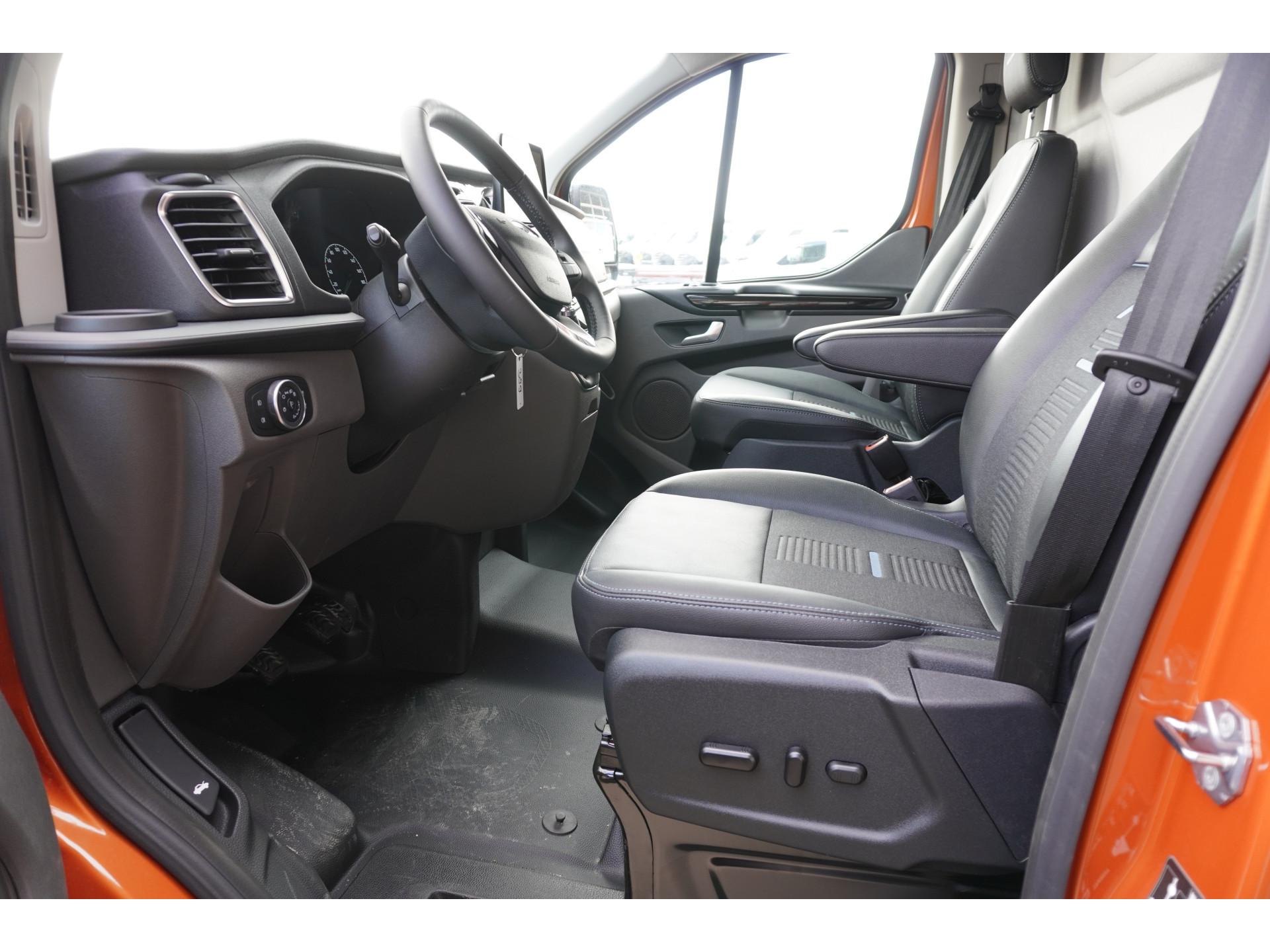 Foto 14 van Ford Transit Custom 300L 2.0 TDCI 130PK L2H1 Limited Active Edition