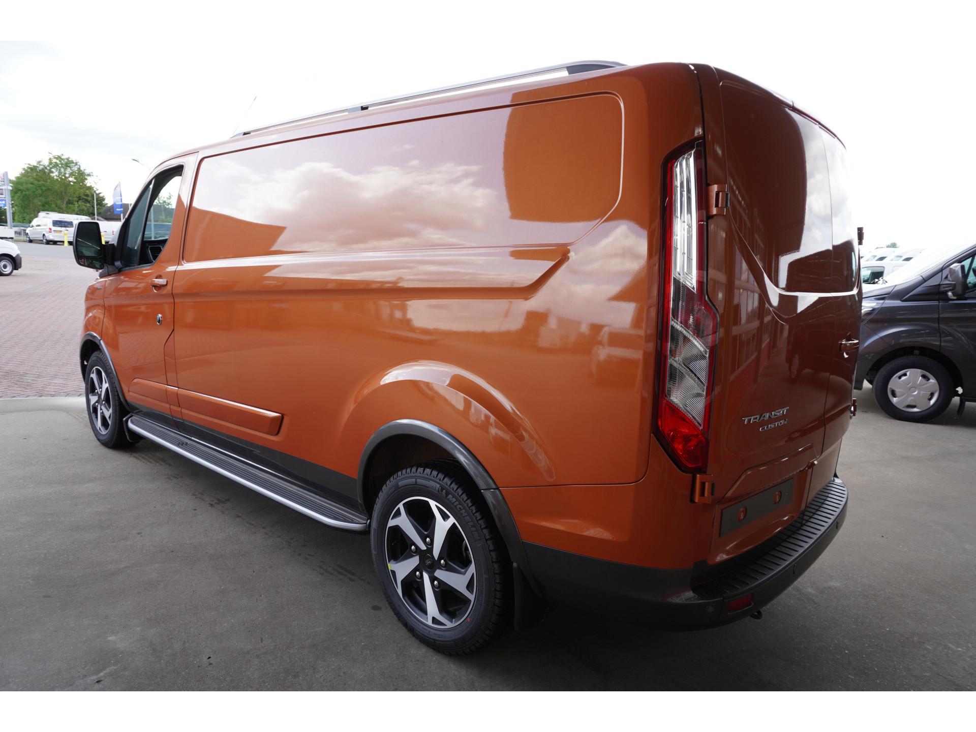 Foto 6 van Ford Transit Custom 300L 2.0 TDCI 130PK L2H1 Limited Active Edition