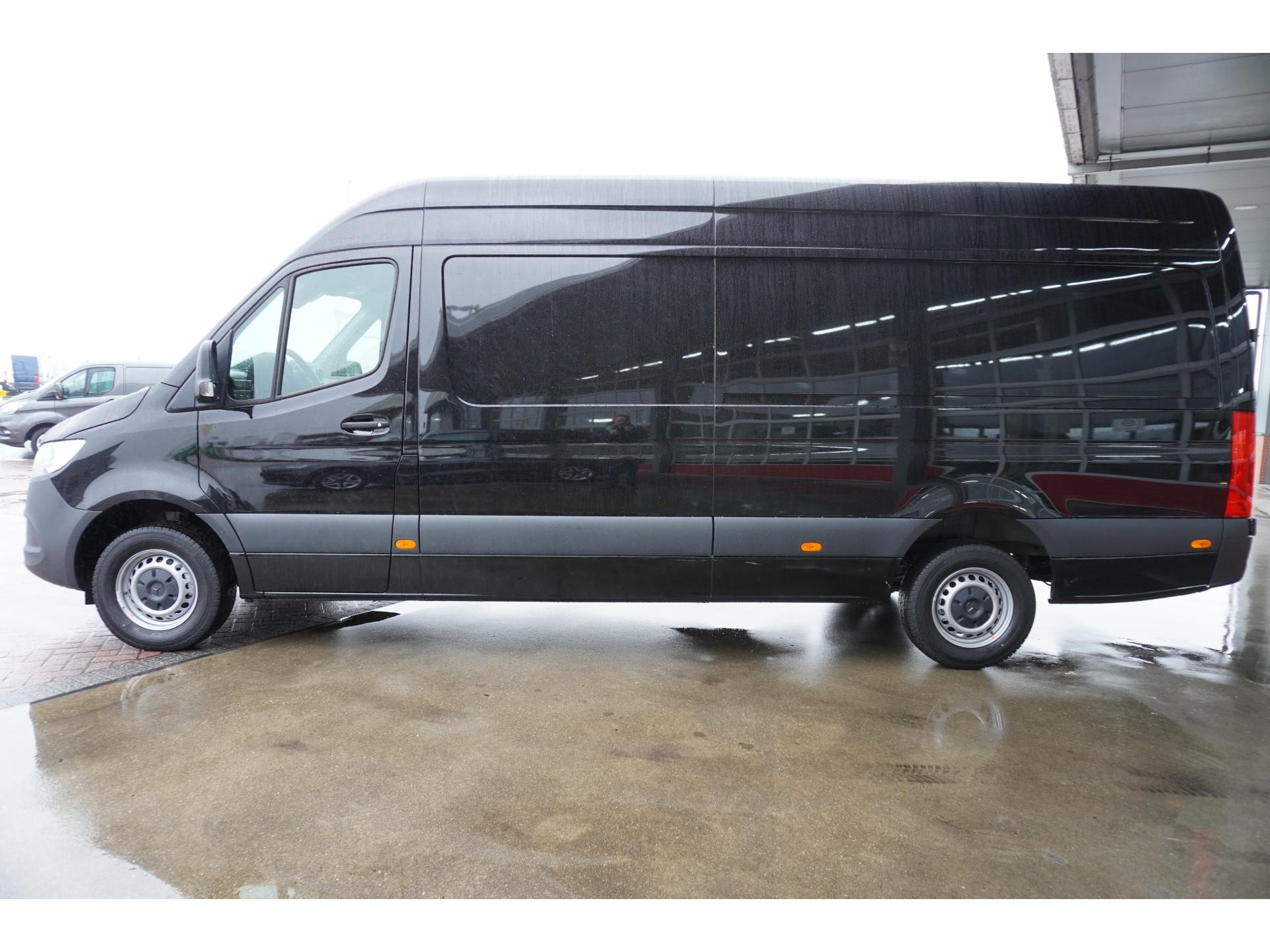 Foto 11 van Mercedes-Benz Sprinter 317 CDI 170PK L3H2 RWD Automaat