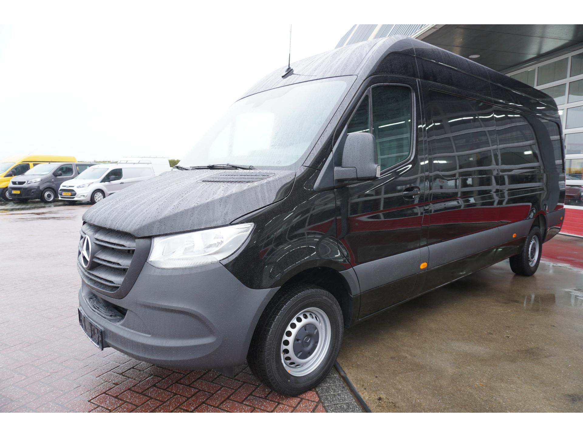 Foto 12 van Mercedes-Benz Sprinter 317 CDI 170PK L3H2 RWD Automaat