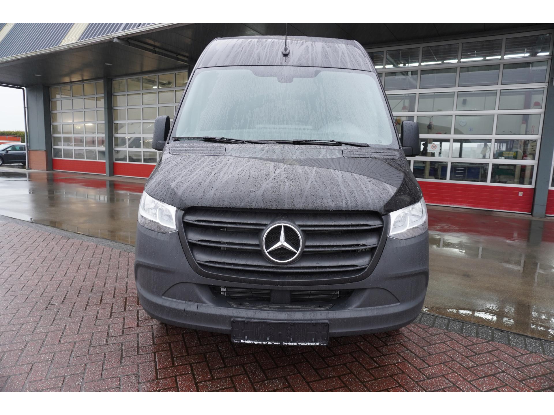 Foto 13 van Mercedes-Benz Sprinter 317 CDI 170PK L3H2 RWD Automaat