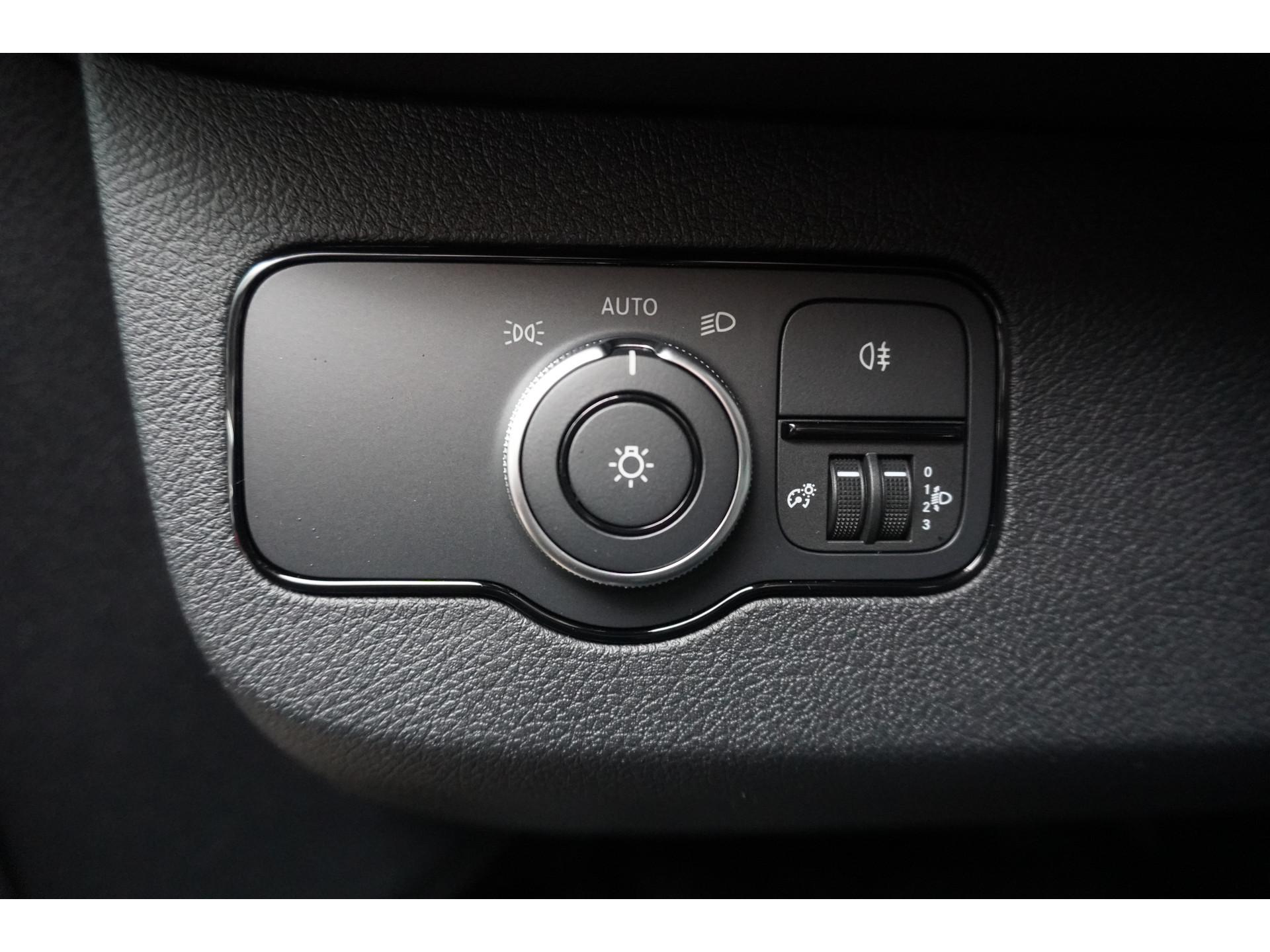 Foto 16 van Mercedes-Benz Sprinter 317 CDI 170PK L3H2 RWD Automaat