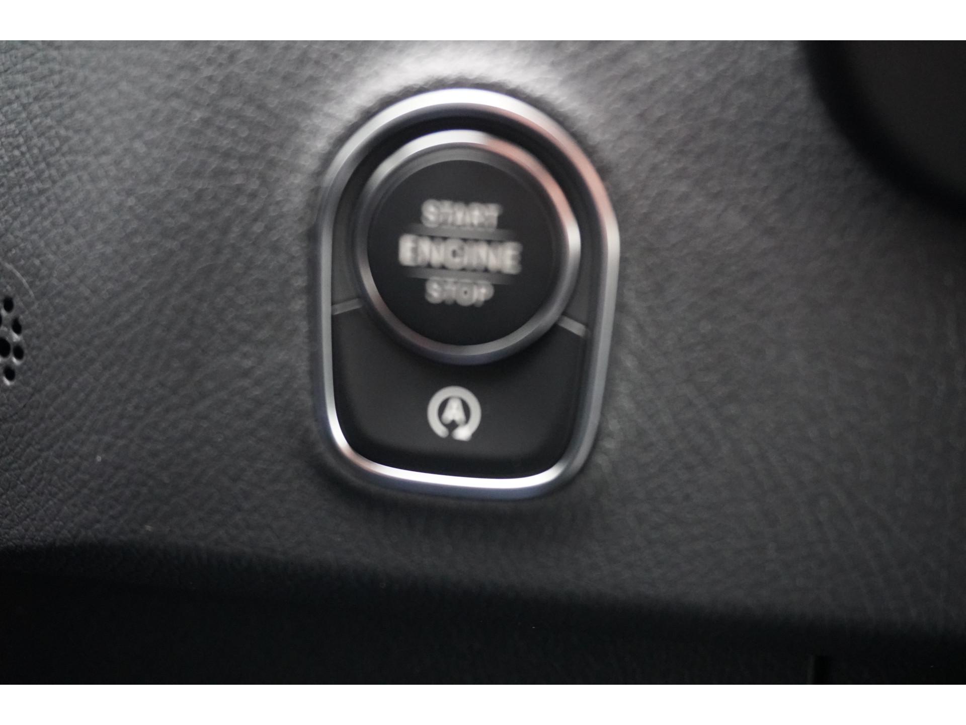 Foto 21 van Mercedes-Benz Sprinter 317 CDI 170PK L3H2 RWD Automaat